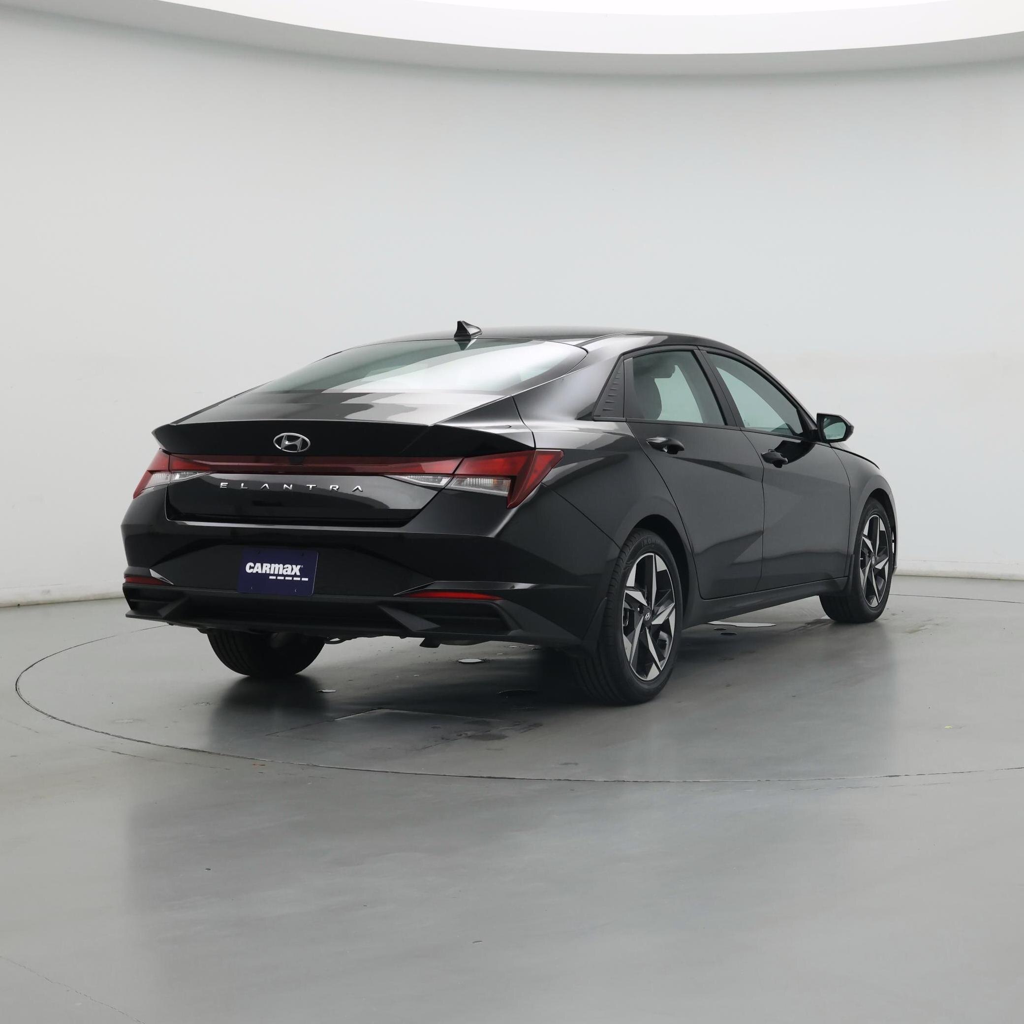 Thumbnail: 2023 Hyundai Elantra - 8