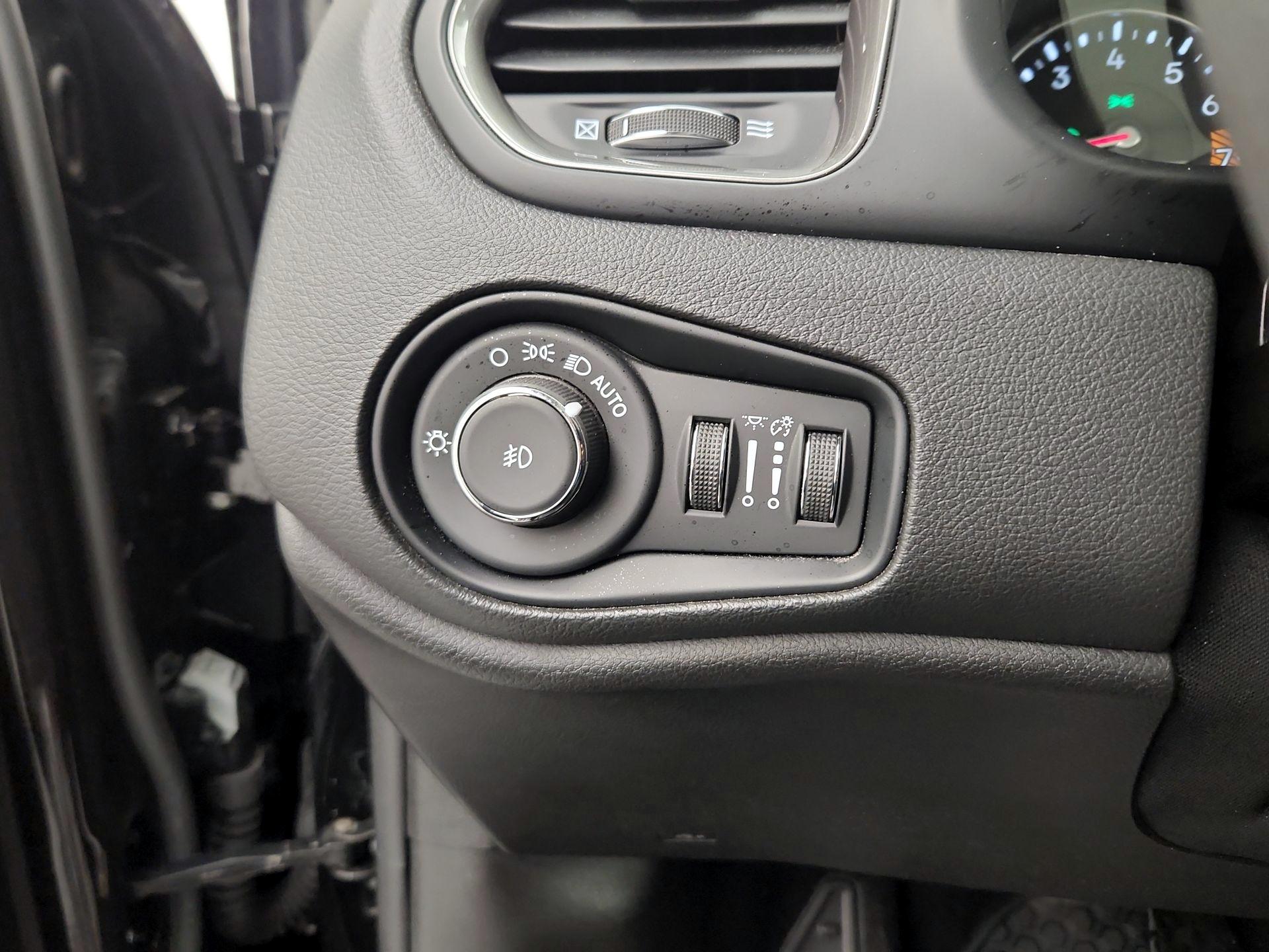 Thumbnail: 2023 Jeep Renegade - 13