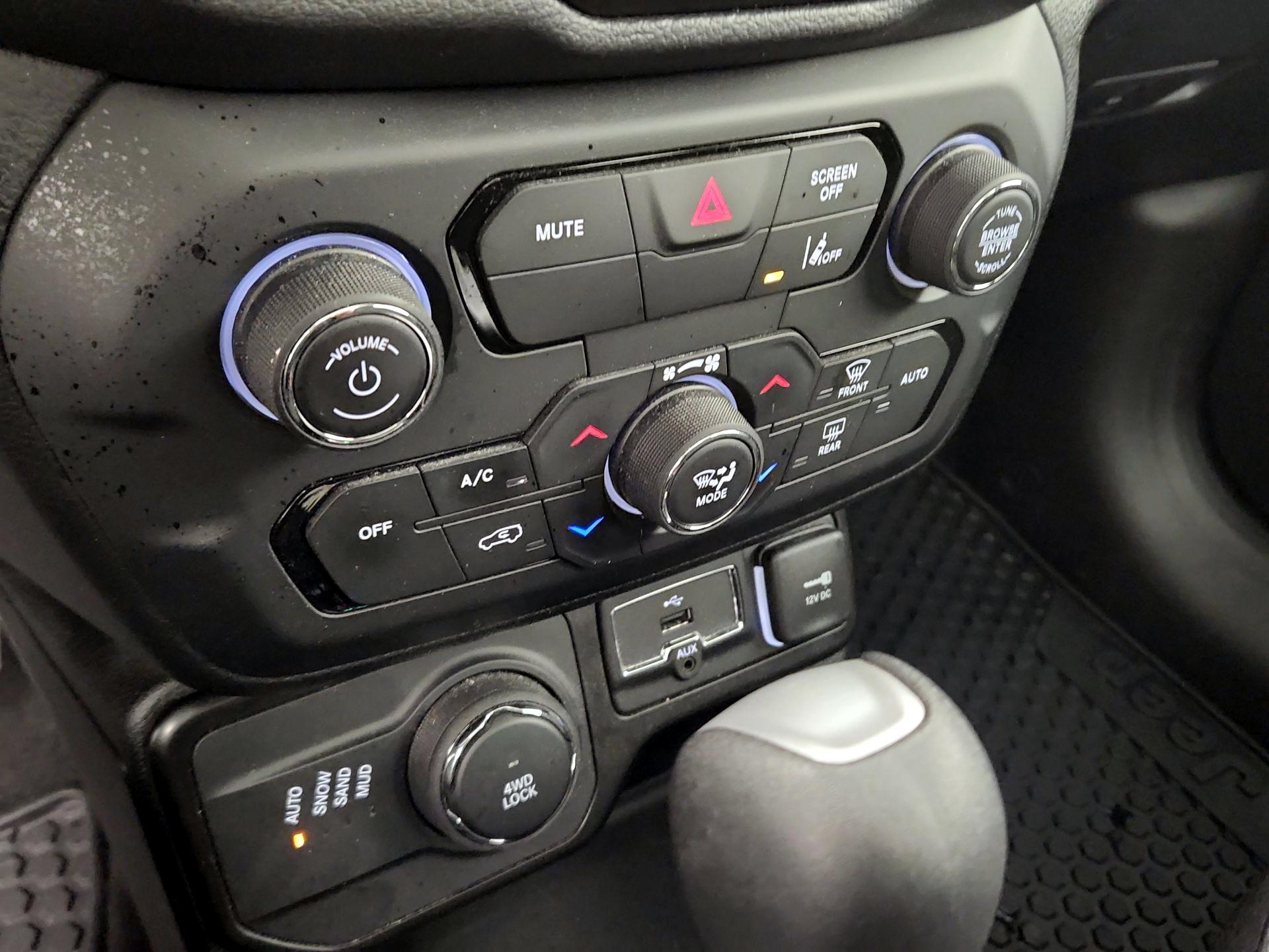 Thumbnail: 2023 Jeep Renegade - 17