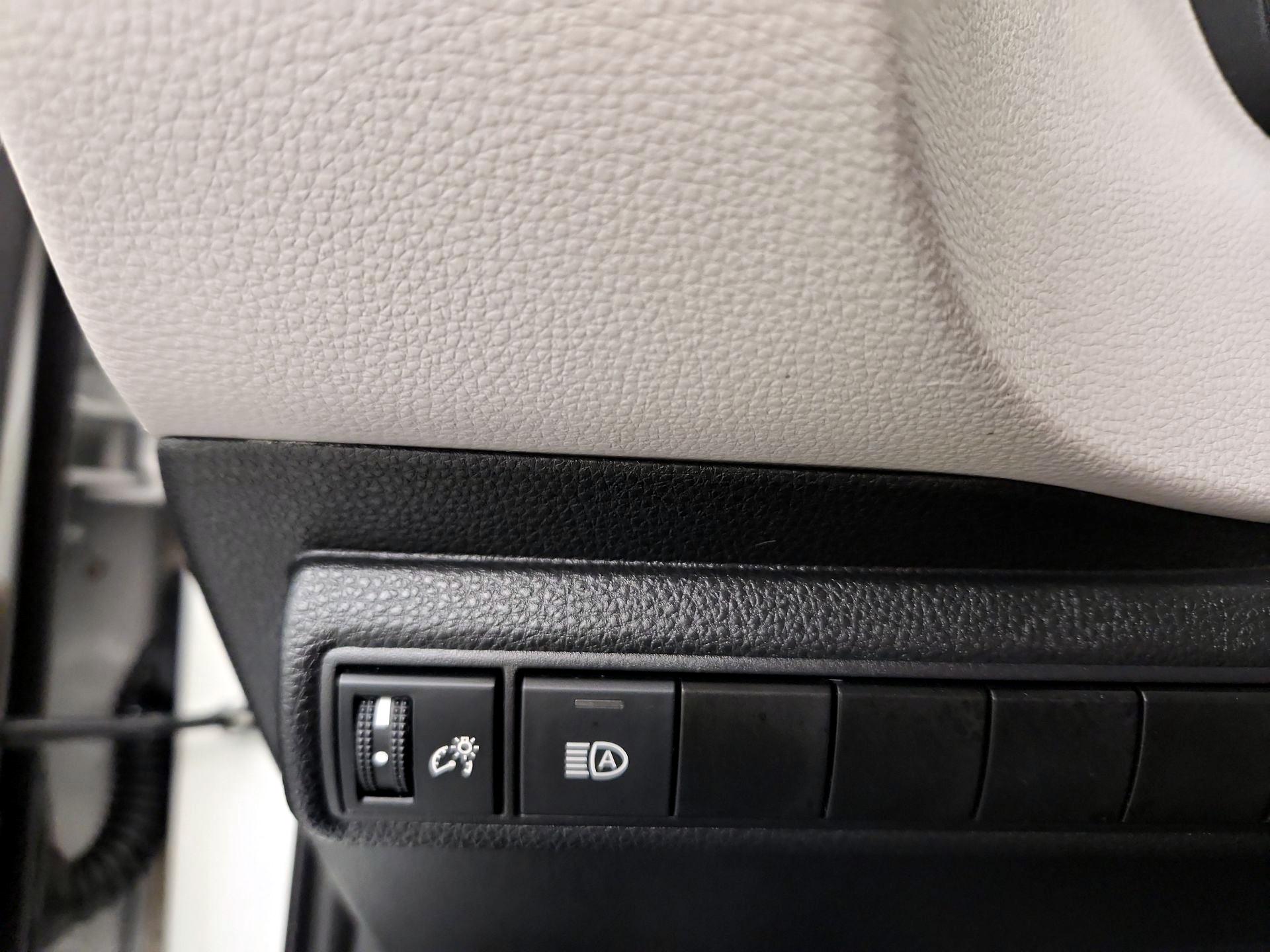 Thumbnail: 2020 Toyota Corolla - 13