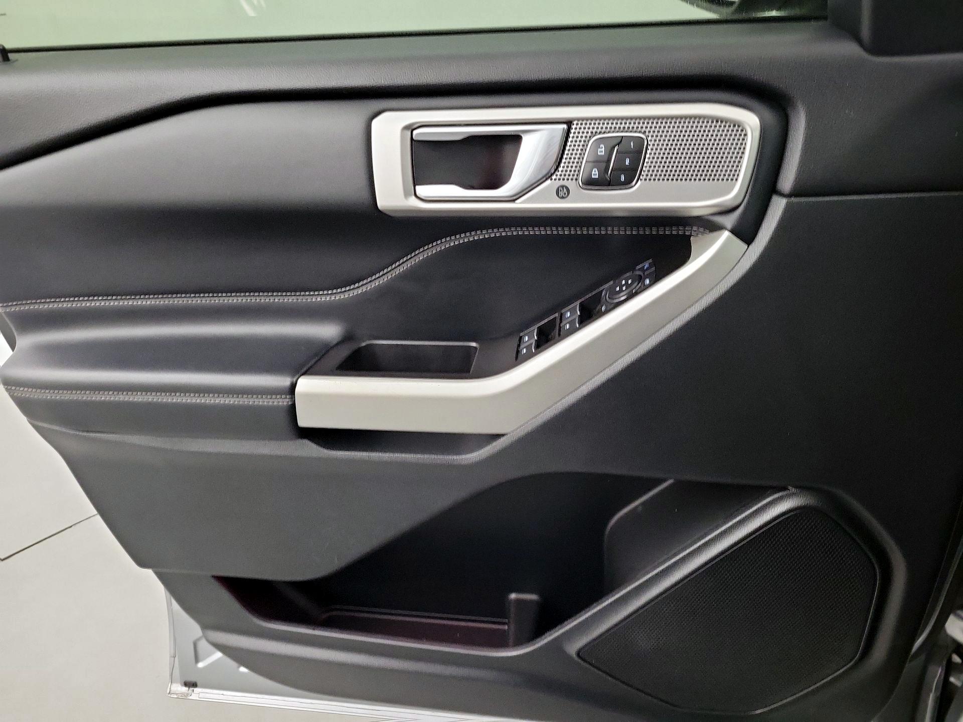 Thumbnail: 2020 Ford Explorer - 12