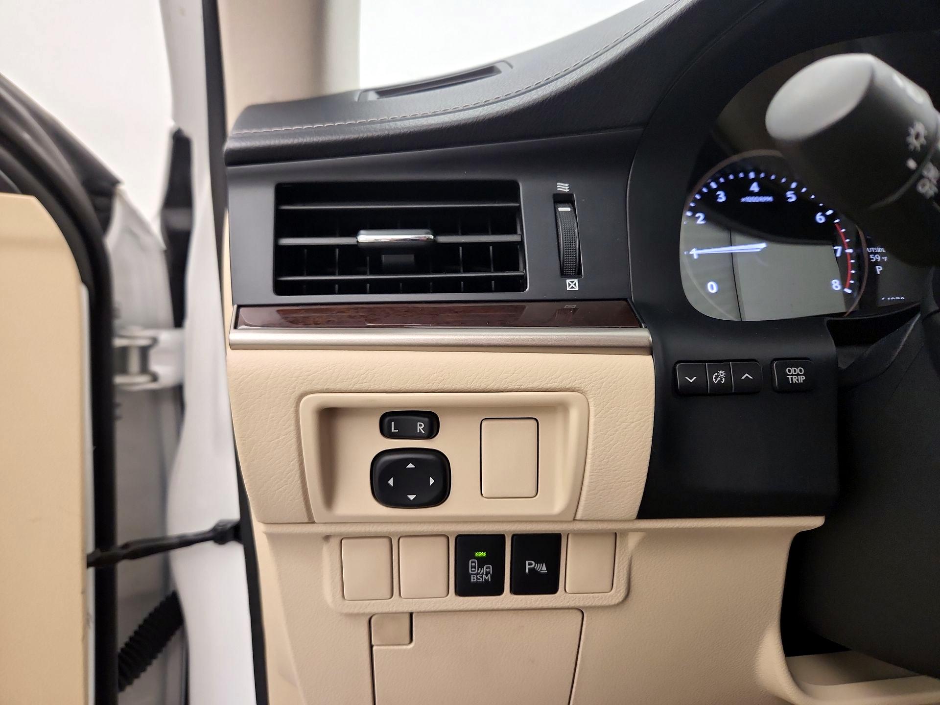 Thumbnail: 2014 Lexus ES - 13