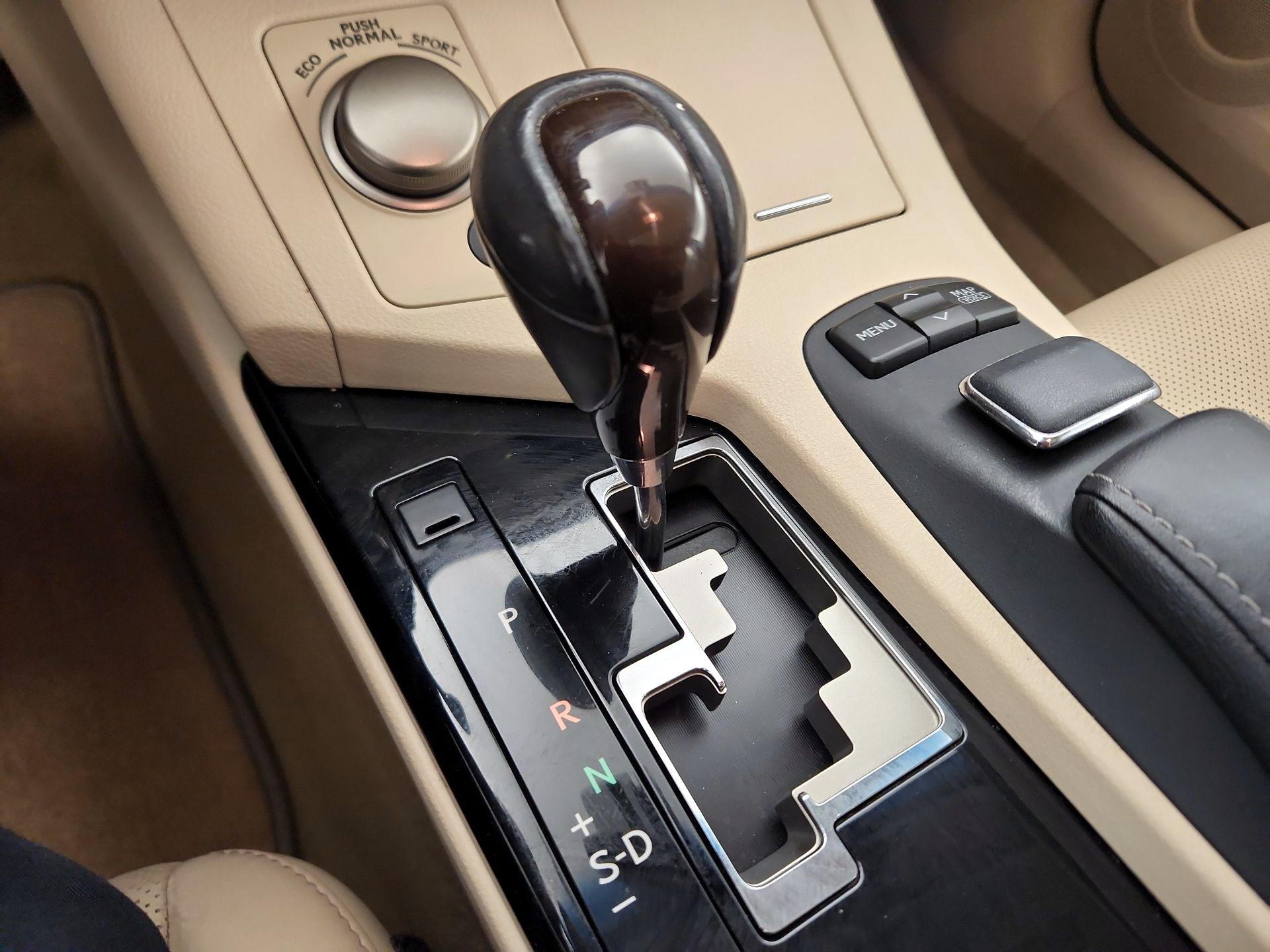 Thumbnail: 2014 Lexus ES - 18