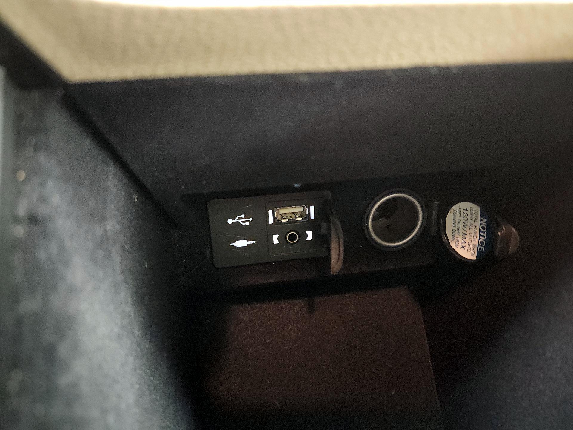 Thumbnail: 2014 Lexus ES - 19