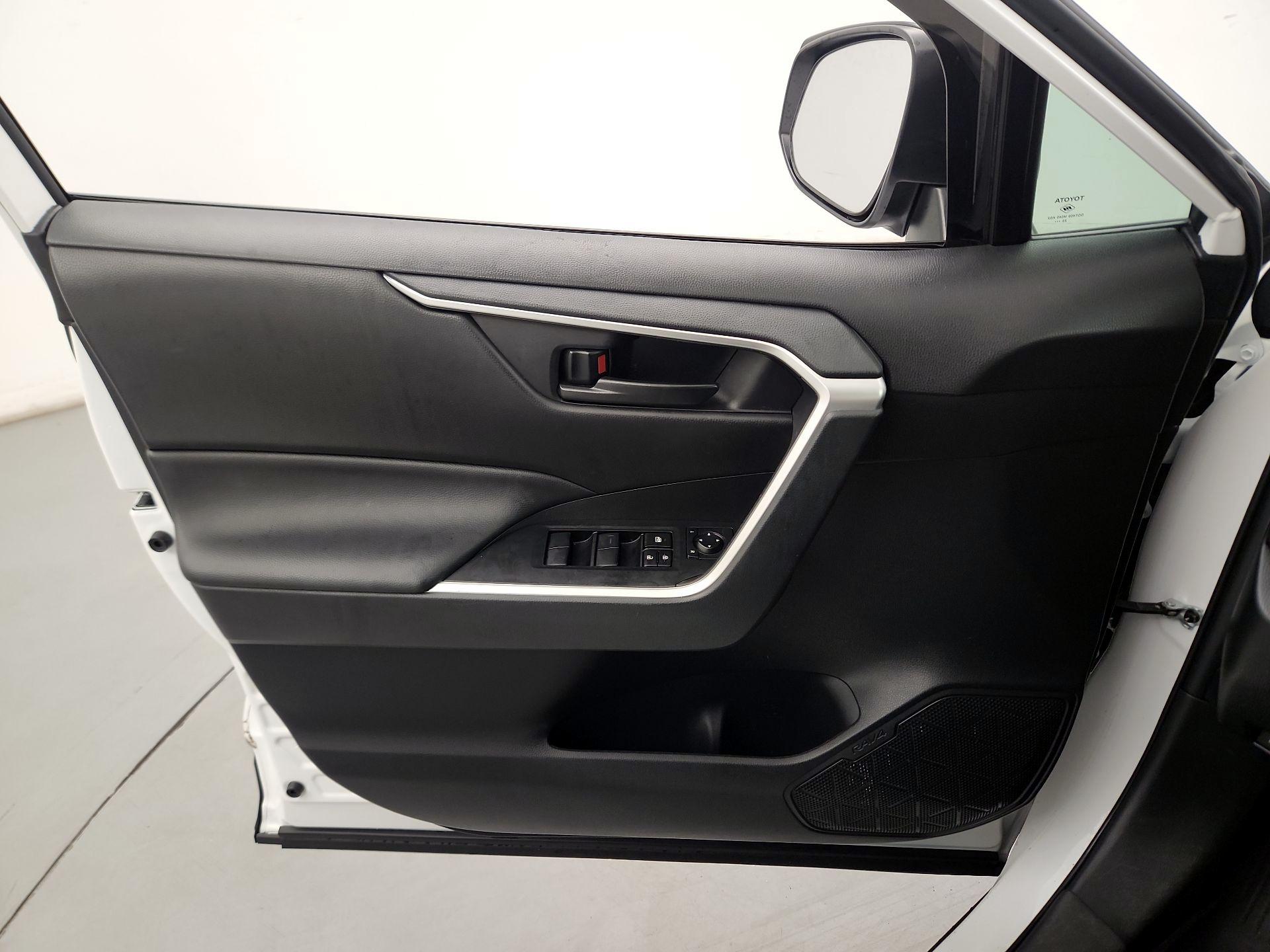 Thumbnail: 2024 Toyota RAV4 - 10