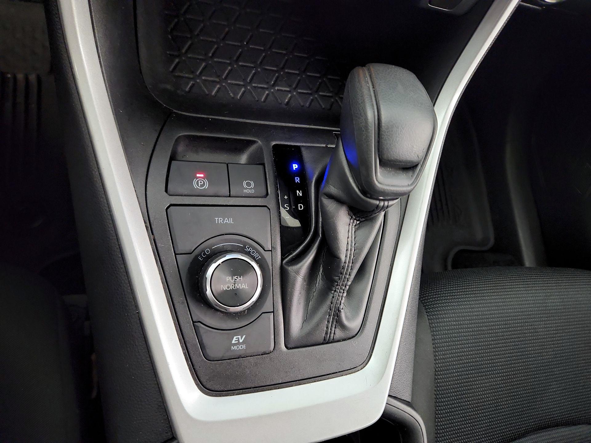 Thumbnail: 2024 Toyota RAV4 - 15