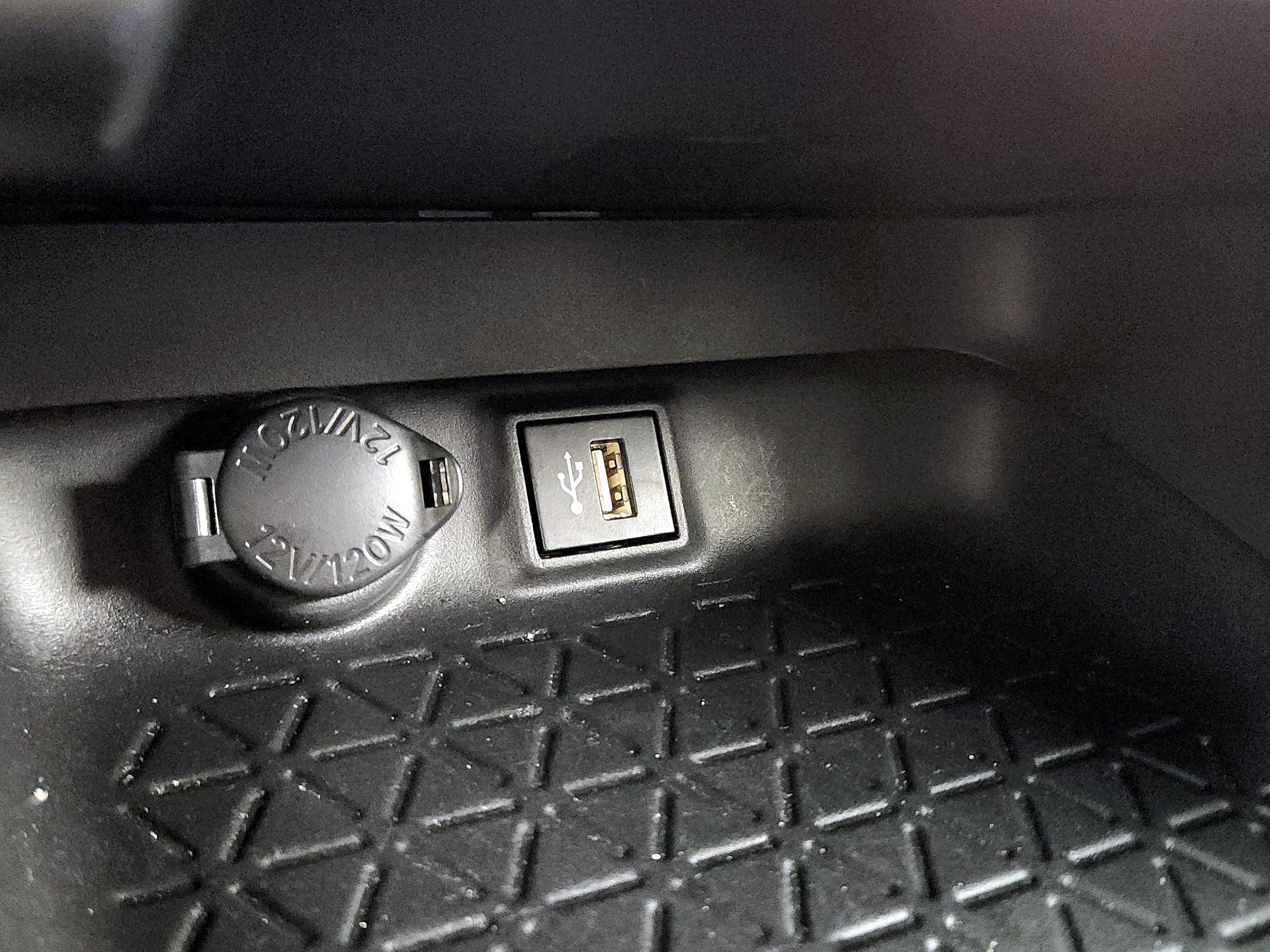 Thumbnail: 2024 Toyota RAV4 - 16