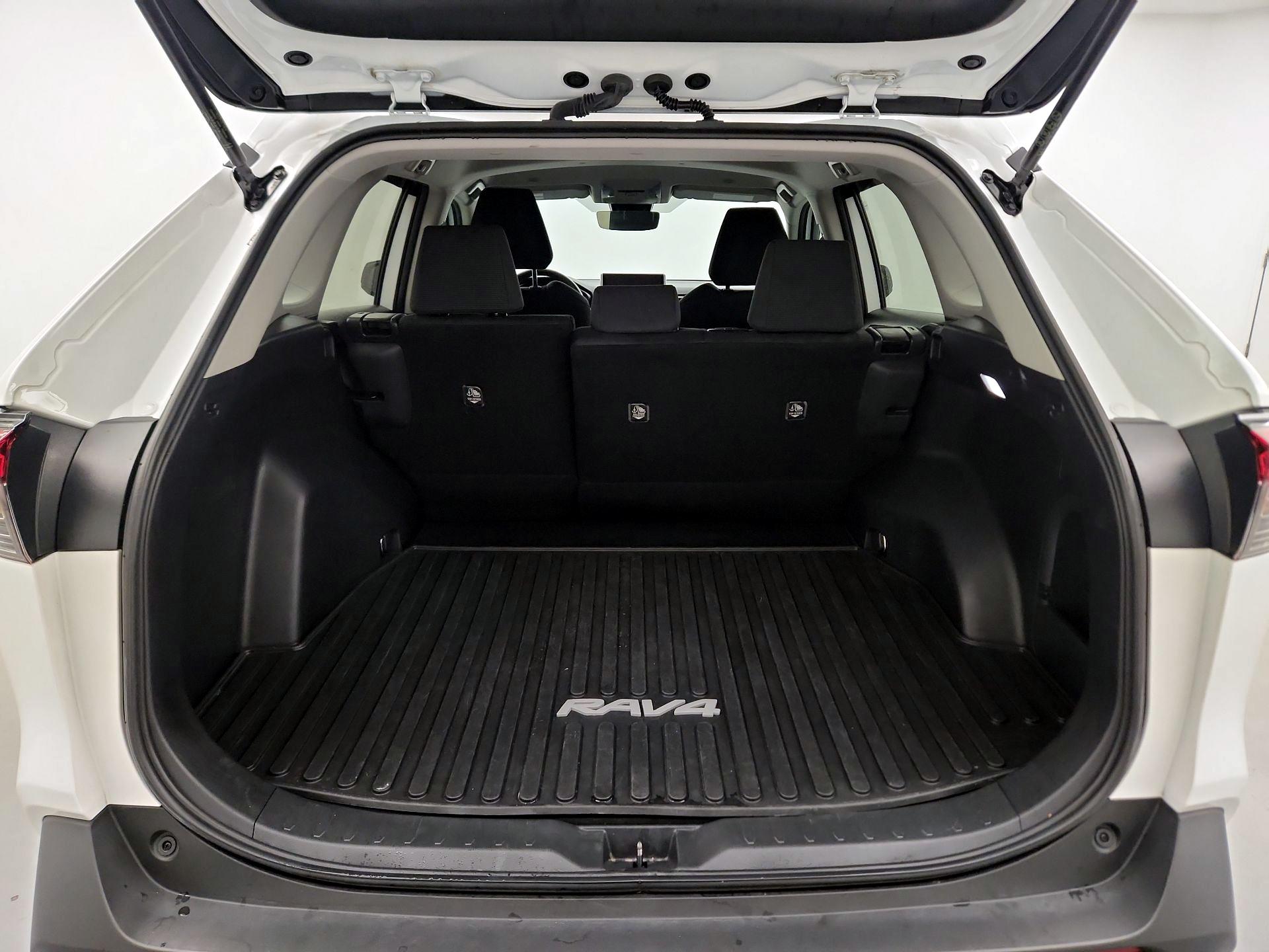 Thumbnail: 2024 Toyota RAV4 - 18