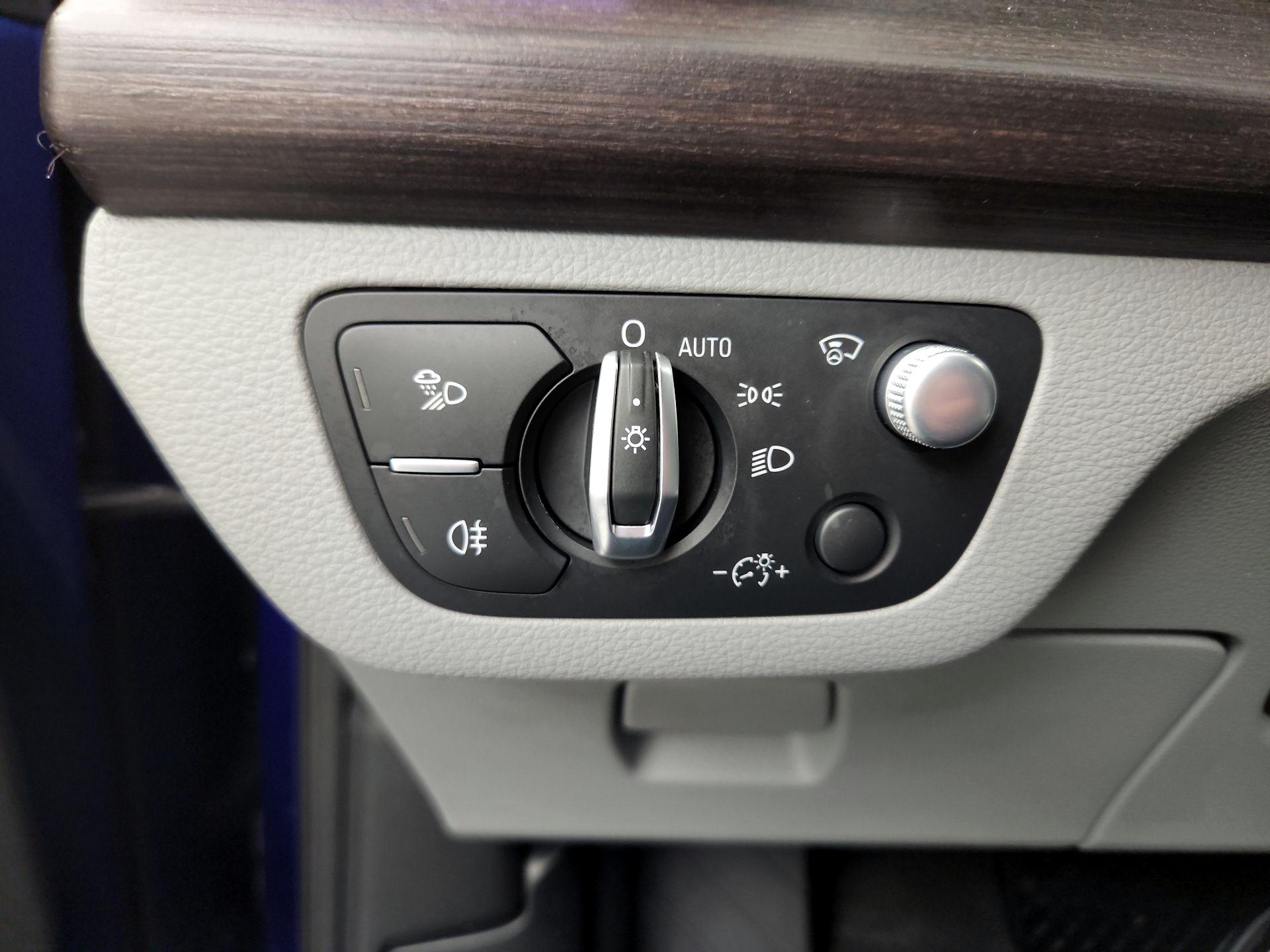 Thumbnail: 2023 Audi Q5 - 11