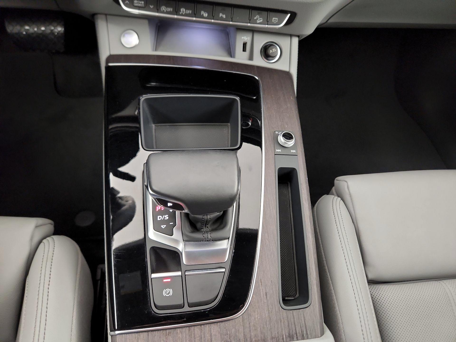 Thumbnail: 2023 Audi Q5 - 15