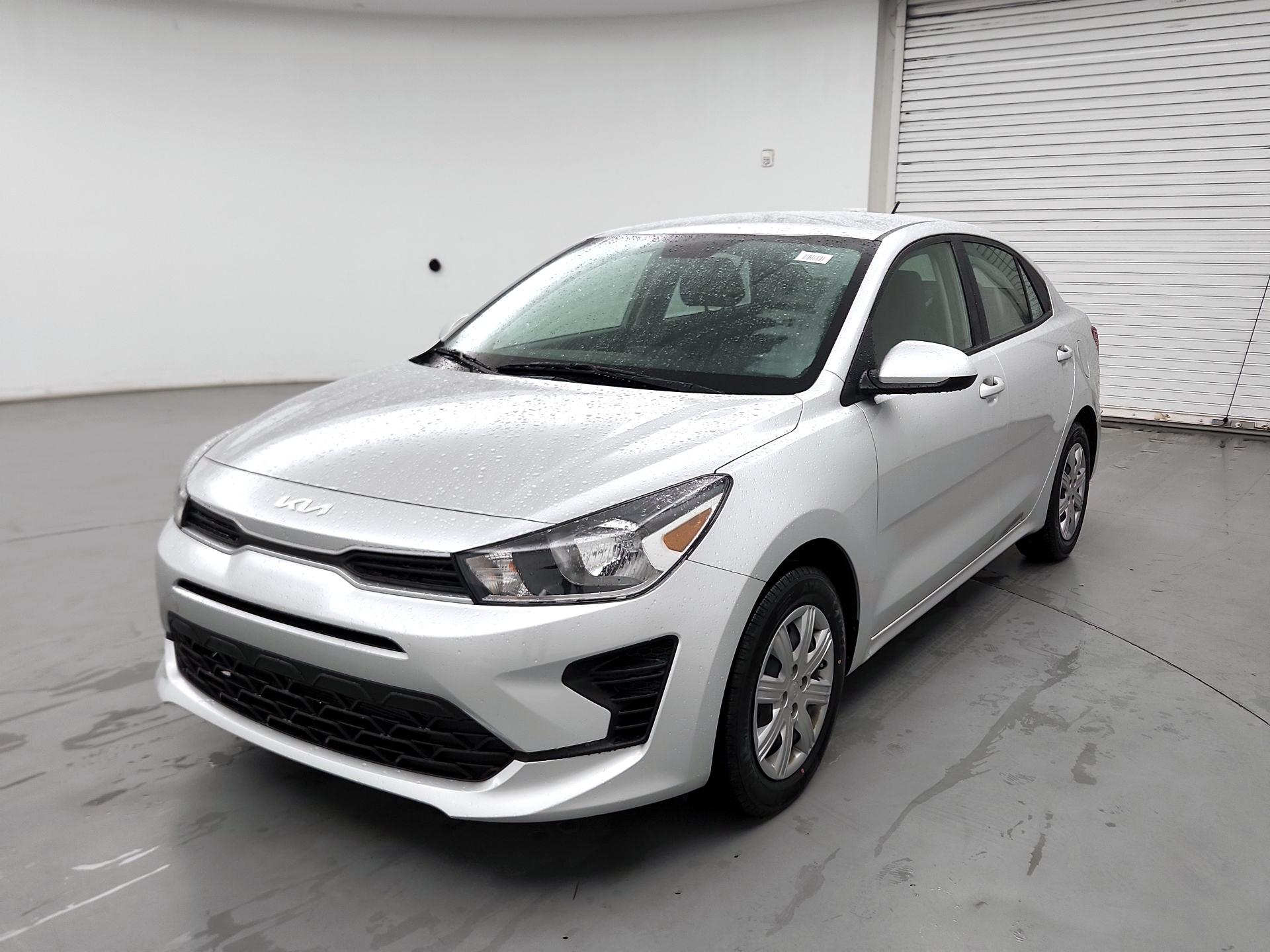 Thumbnail: 2022 Kia Rio - 3