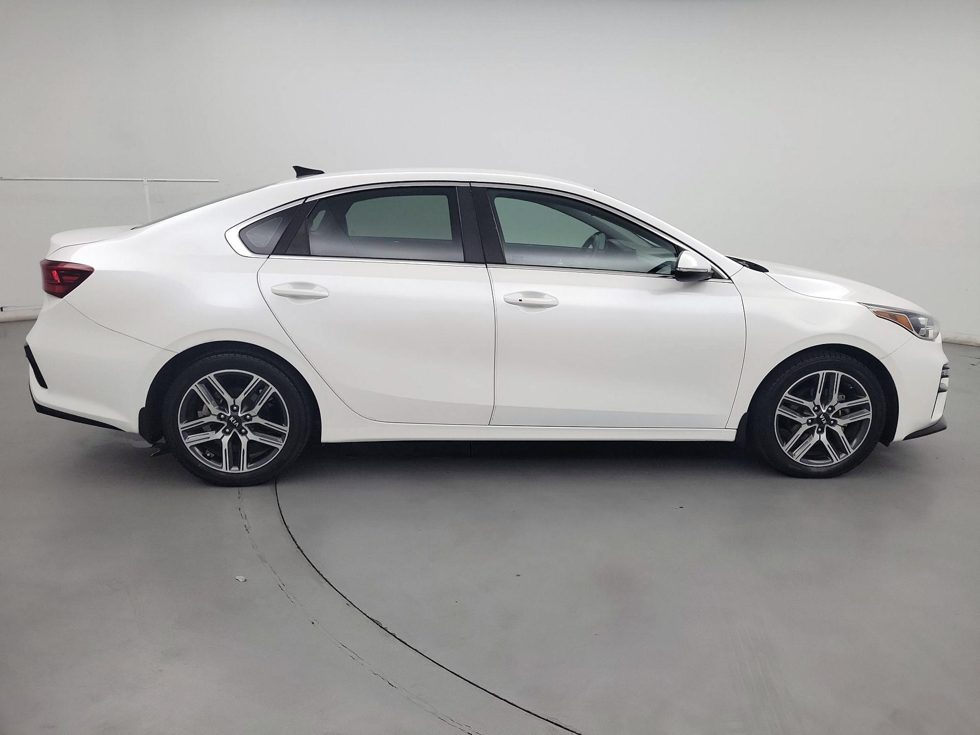 Thumbnail: 2020 Kia Forte - 4