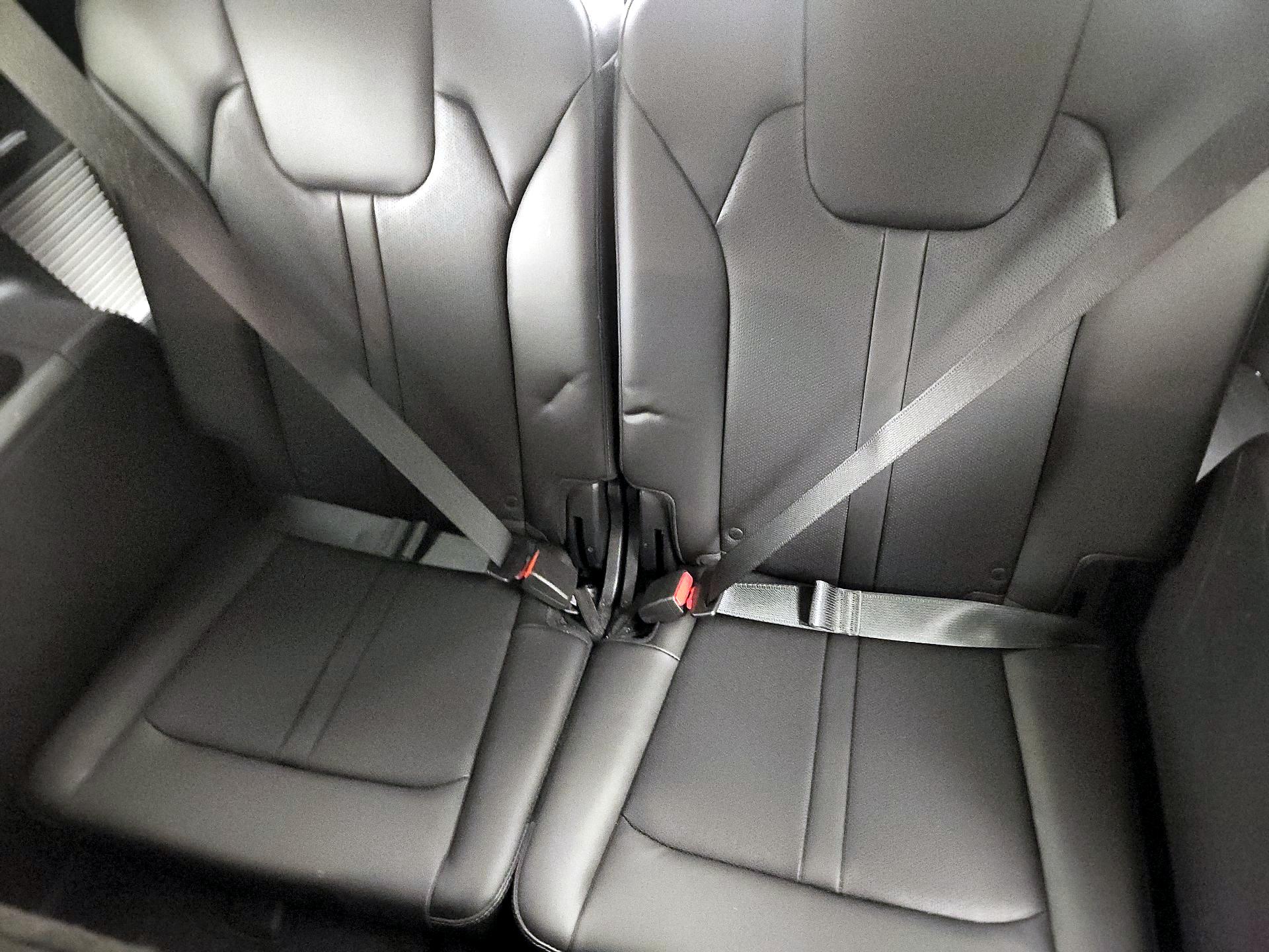 Thumbnail: 2023 Kia Sorento - 18