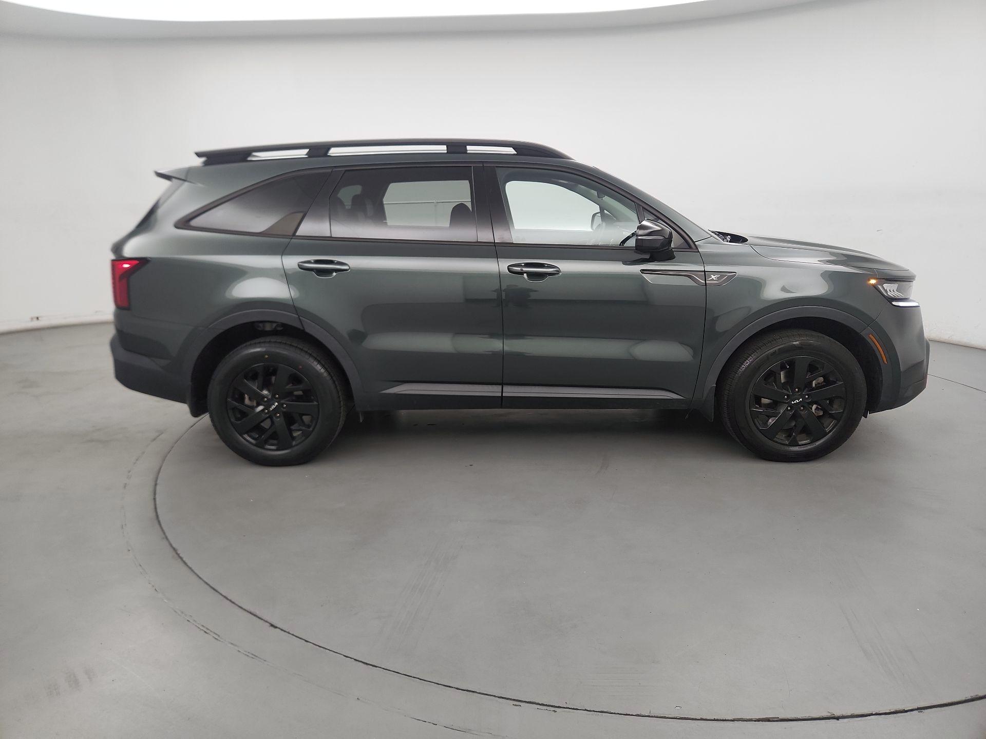 Thumbnail: 2023 Kia Sorento - 4