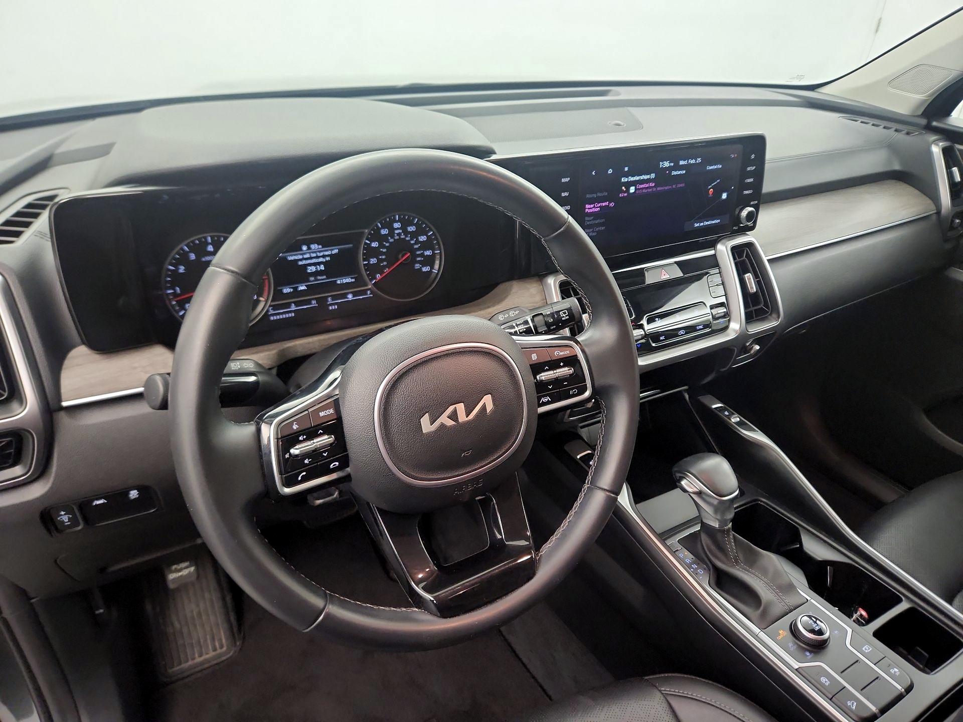 Thumbnail: 2023 Kia Sorento - 8