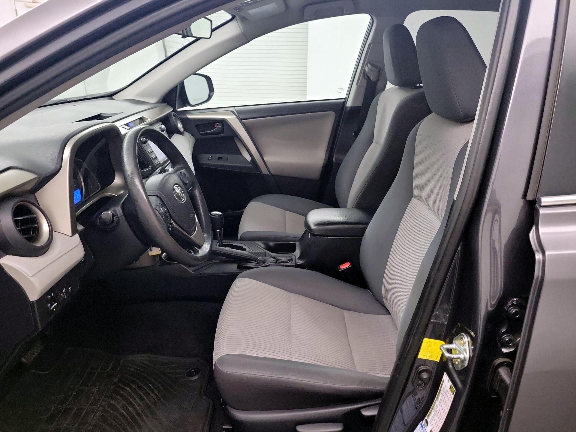 Thumbnail: 2015 Toyota RAV4 - 9