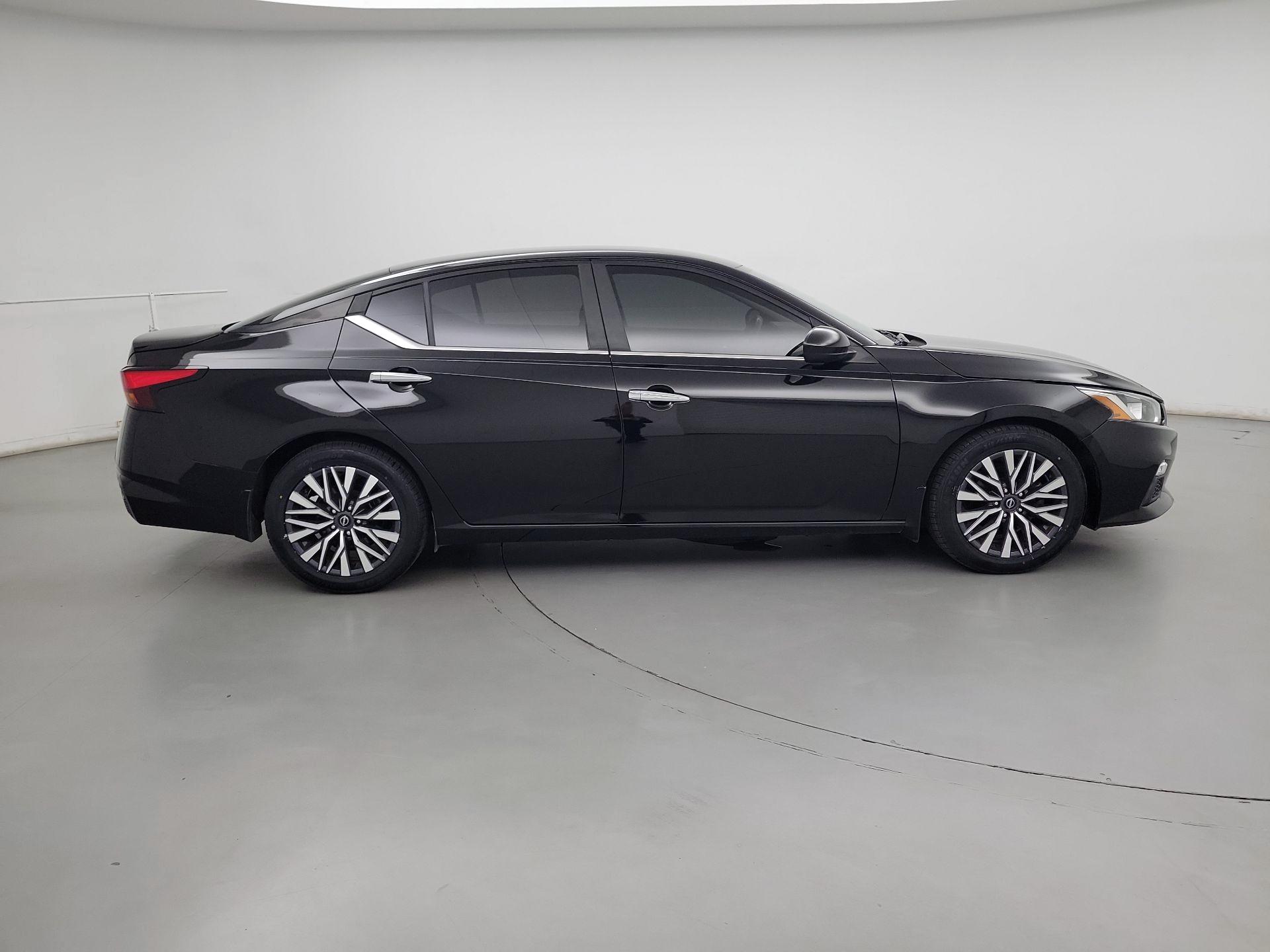 Thumbnail: 2021 Nissan Altima - 4
