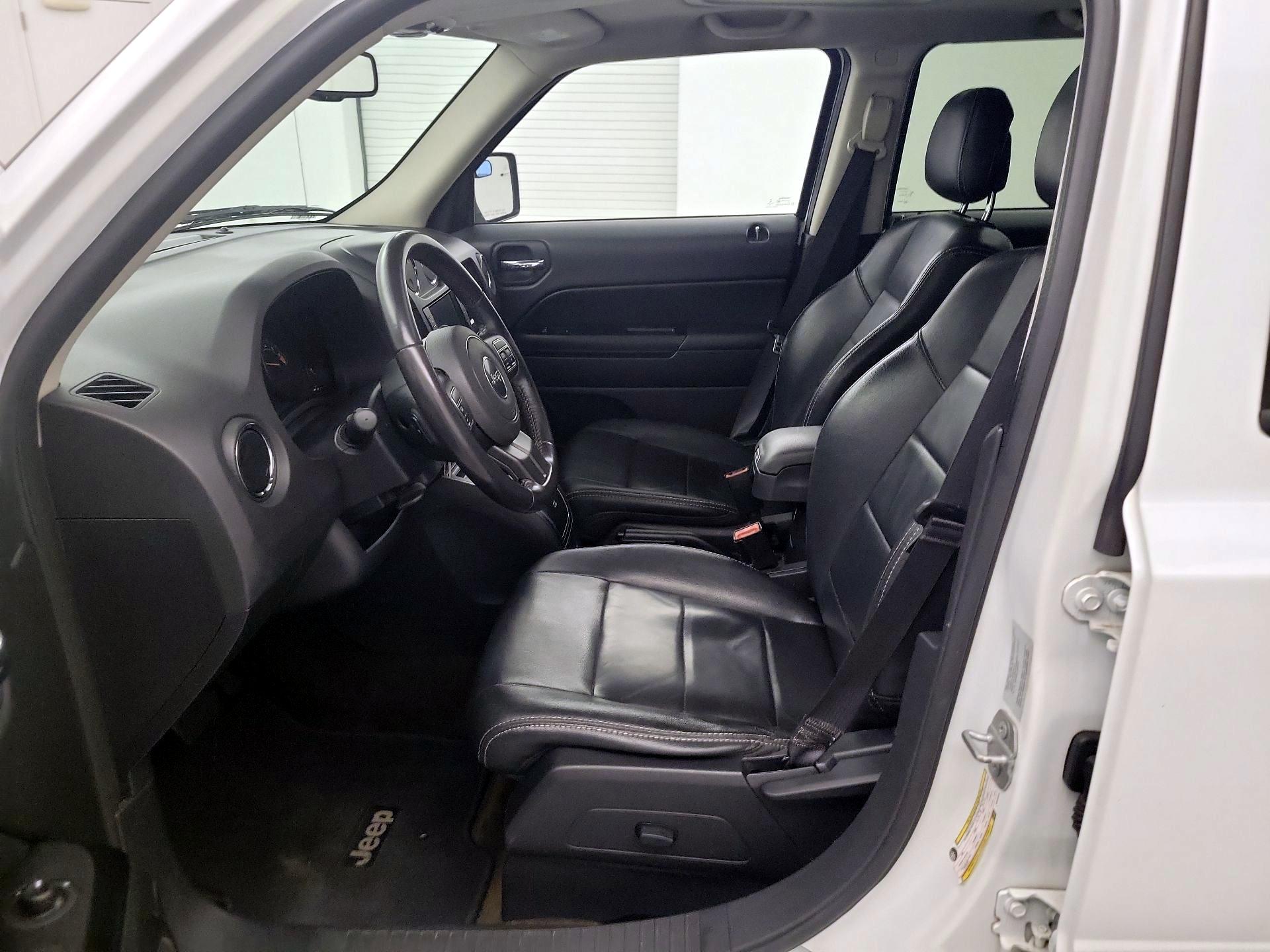 Thumbnail: 2016 Jeep Patriot - 9