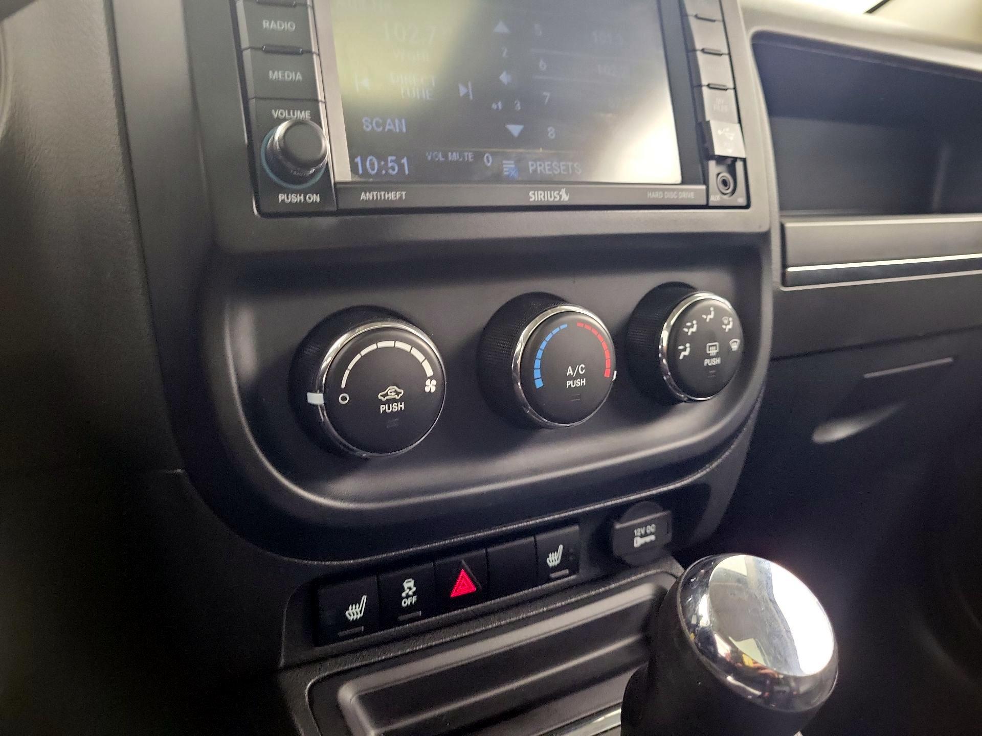 Thumbnail: 2016 Jeep Patriot - 13