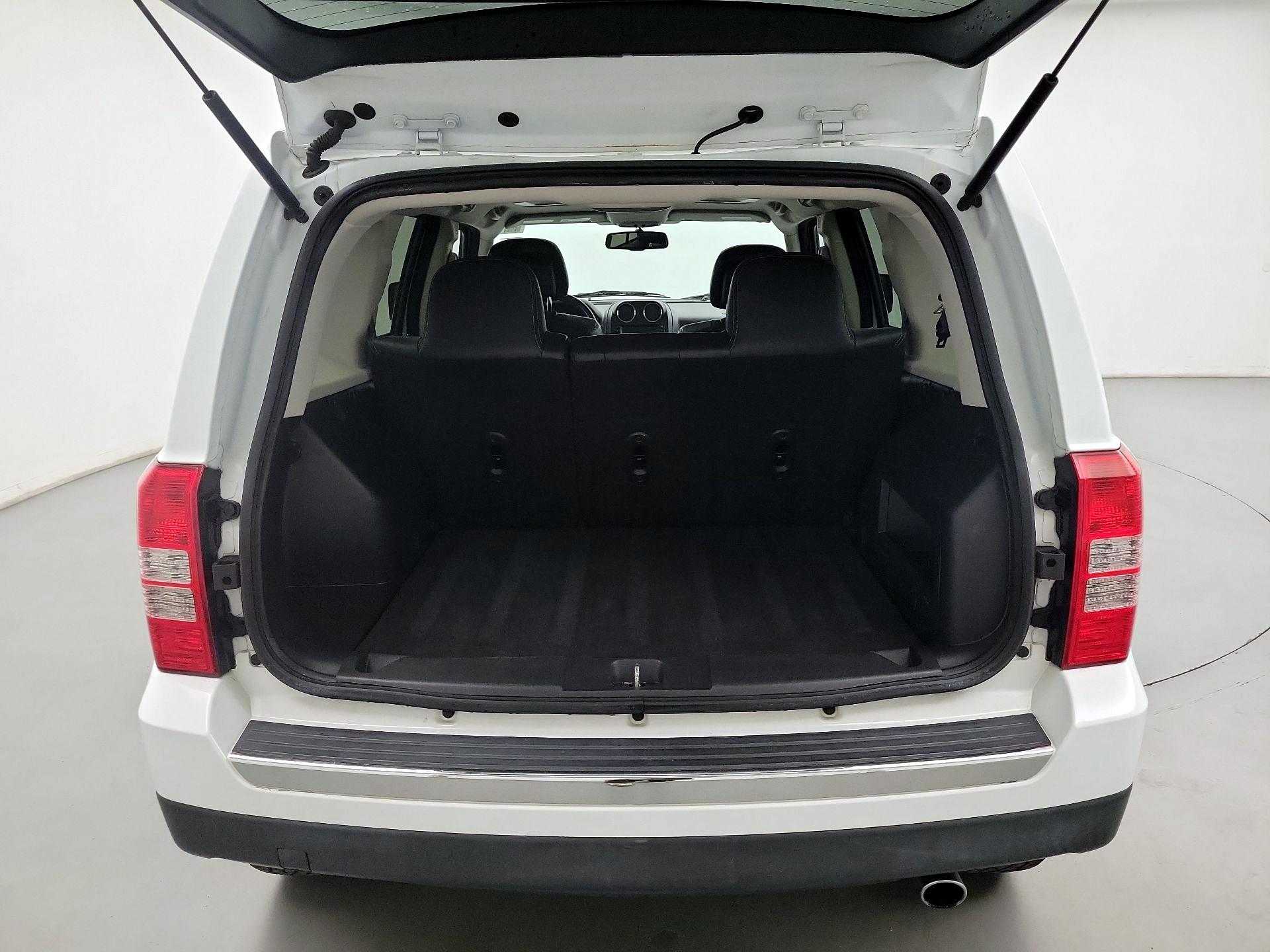 Thumbnail: 2016 Jeep Patriot - 18