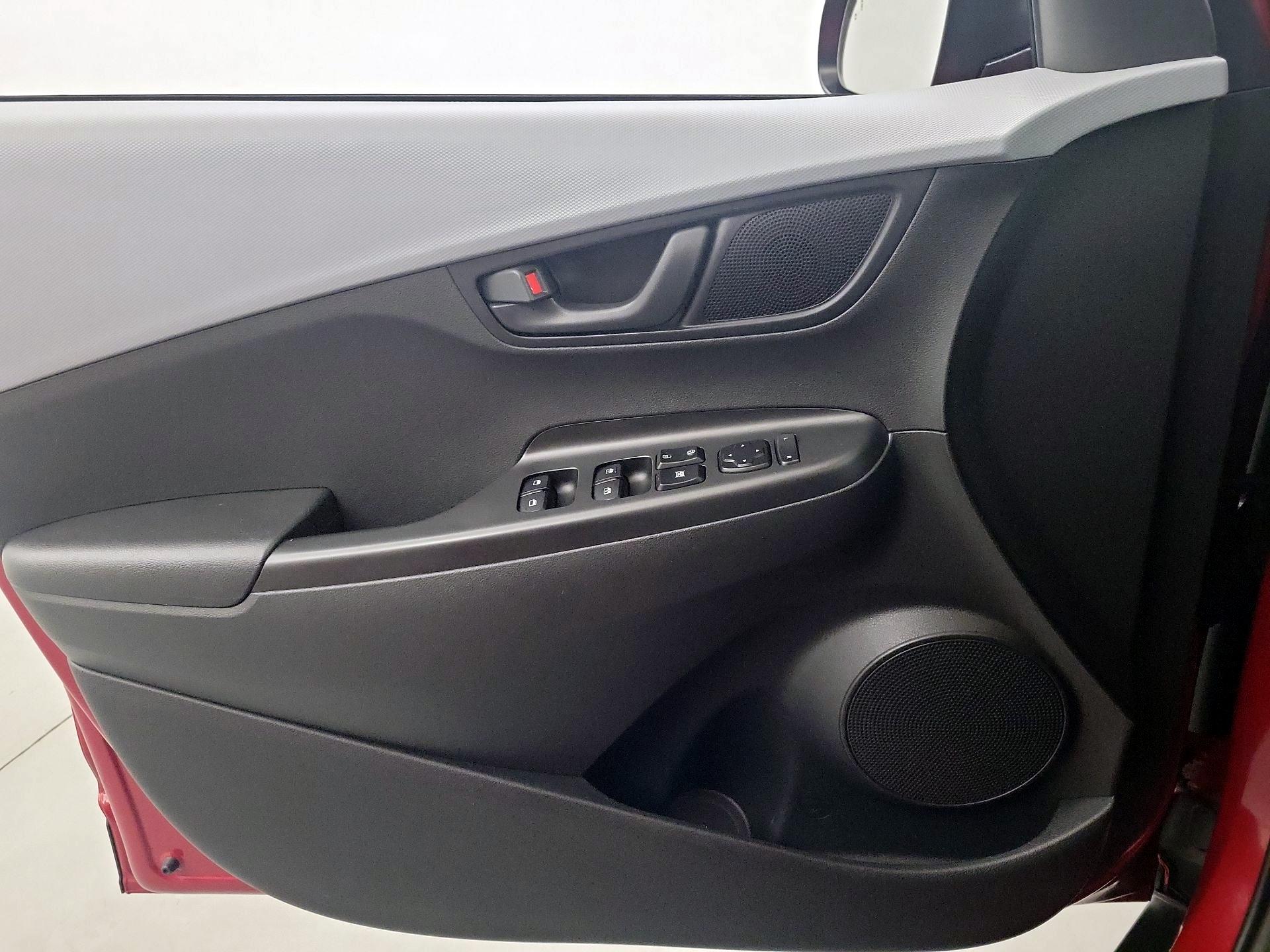 Thumbnail: 2020 Hyundai Kona - 10