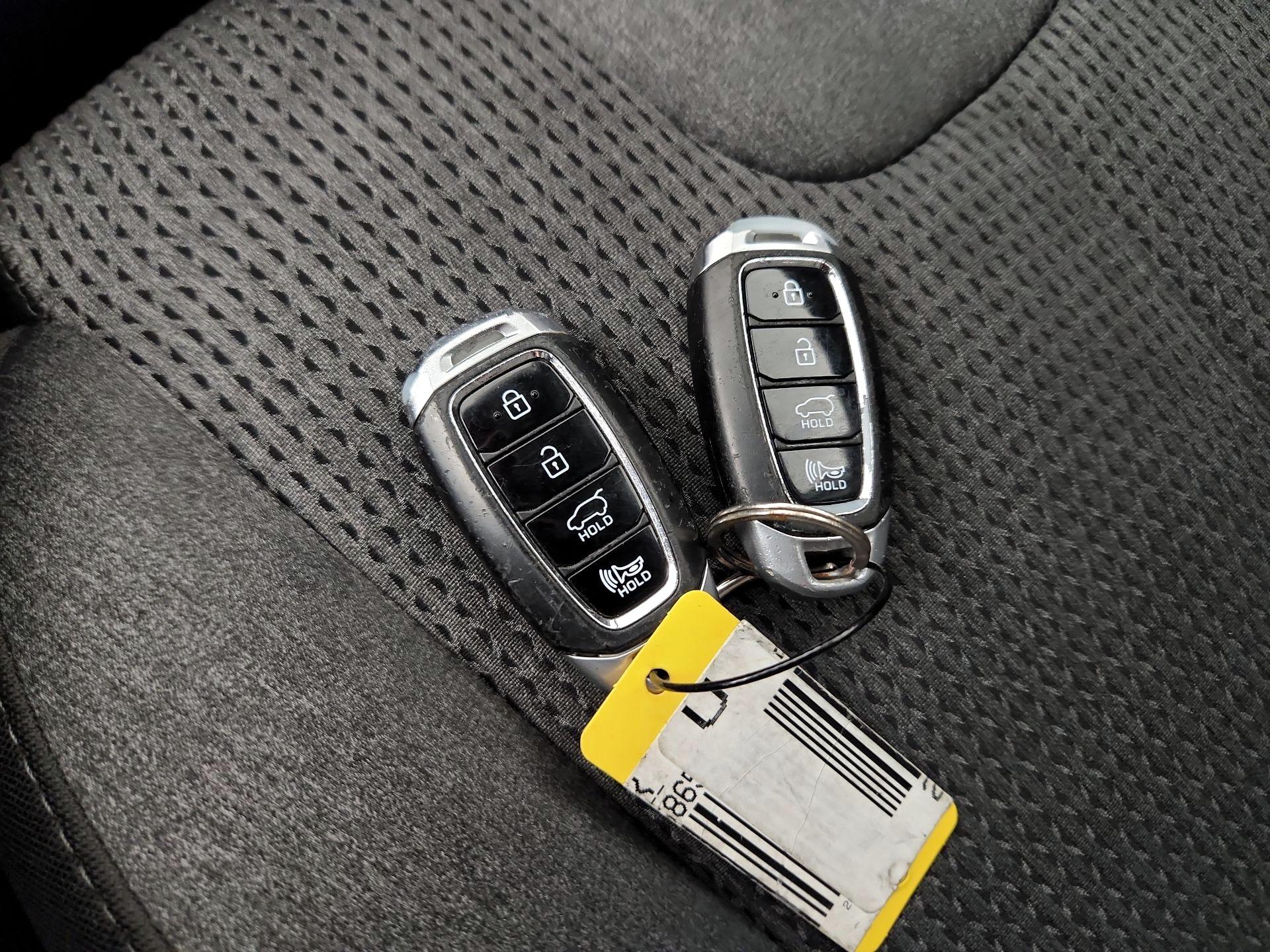 Thumbnail: 2020 Hyundai Santa Fe - 20