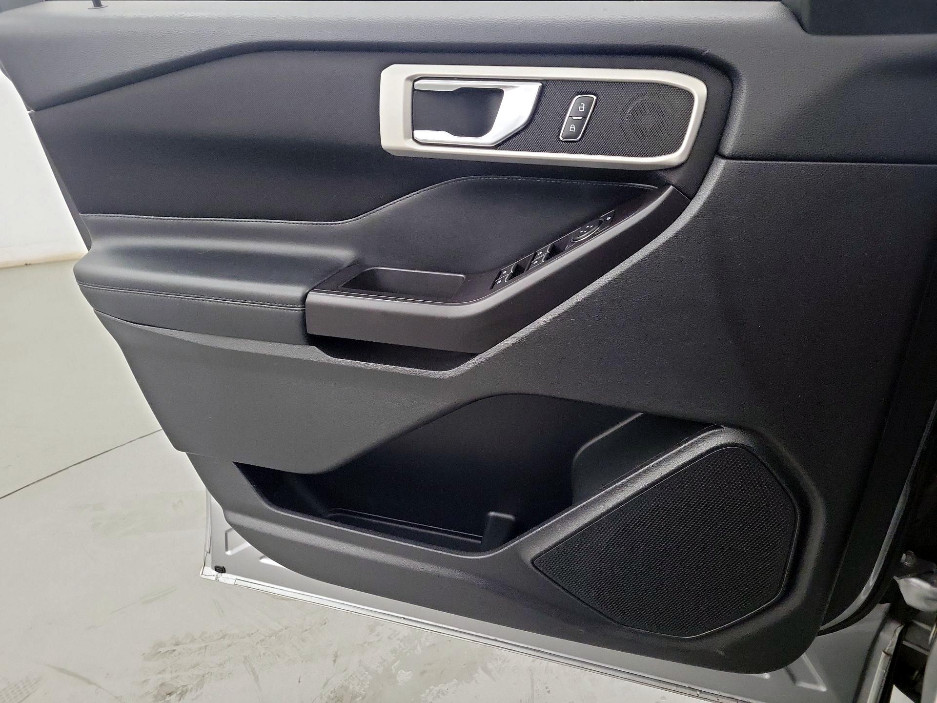 Thumbnail: 2020 Ford Explorer - 12