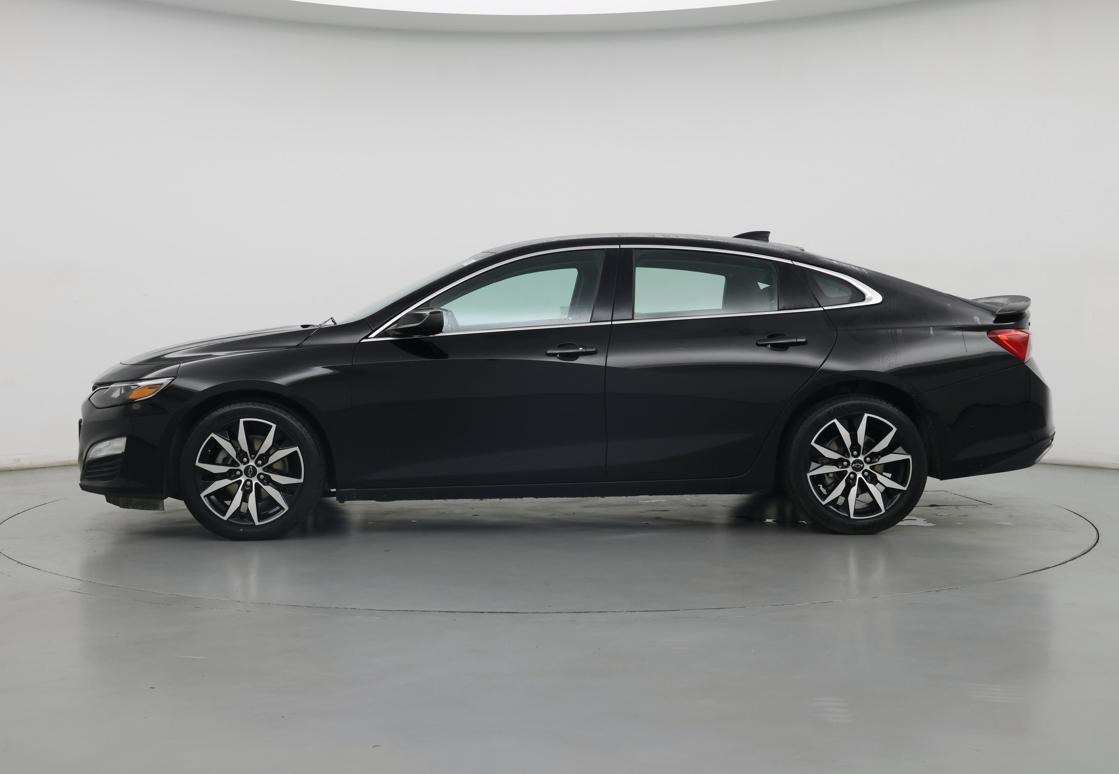 Thumbnail: 2022 Chevrolet Malibu - 3
