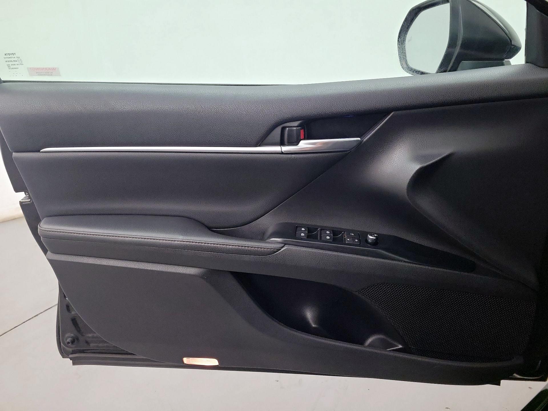Thumbnail: 2020 Toyota Camry - 10