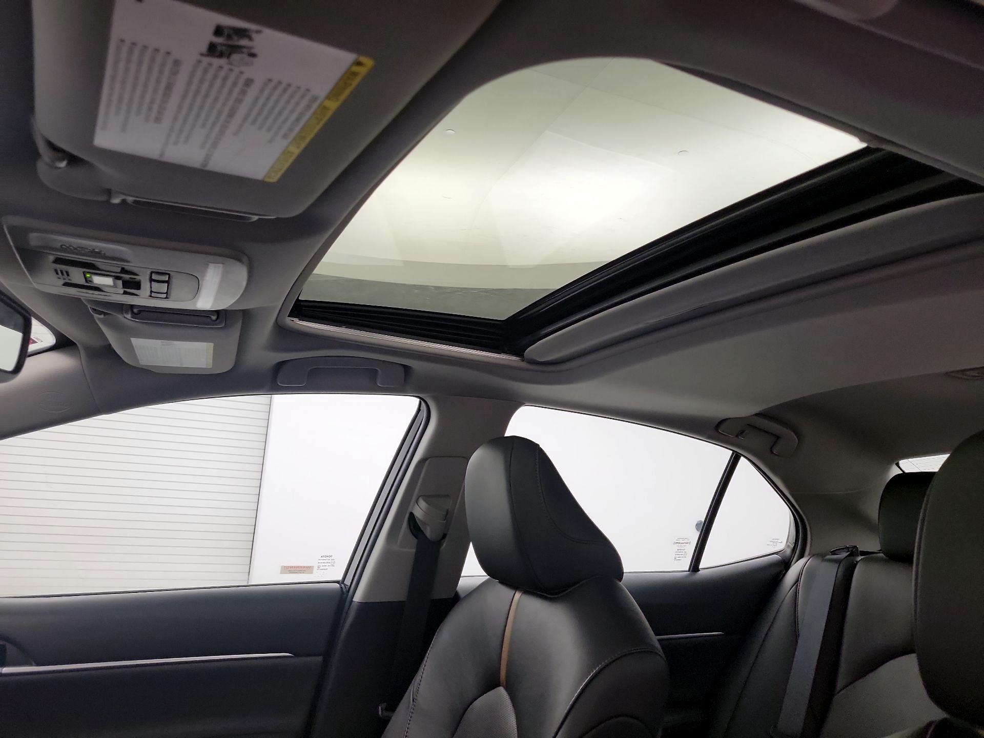Thumbnail: 2020 Toyota Camry - 18