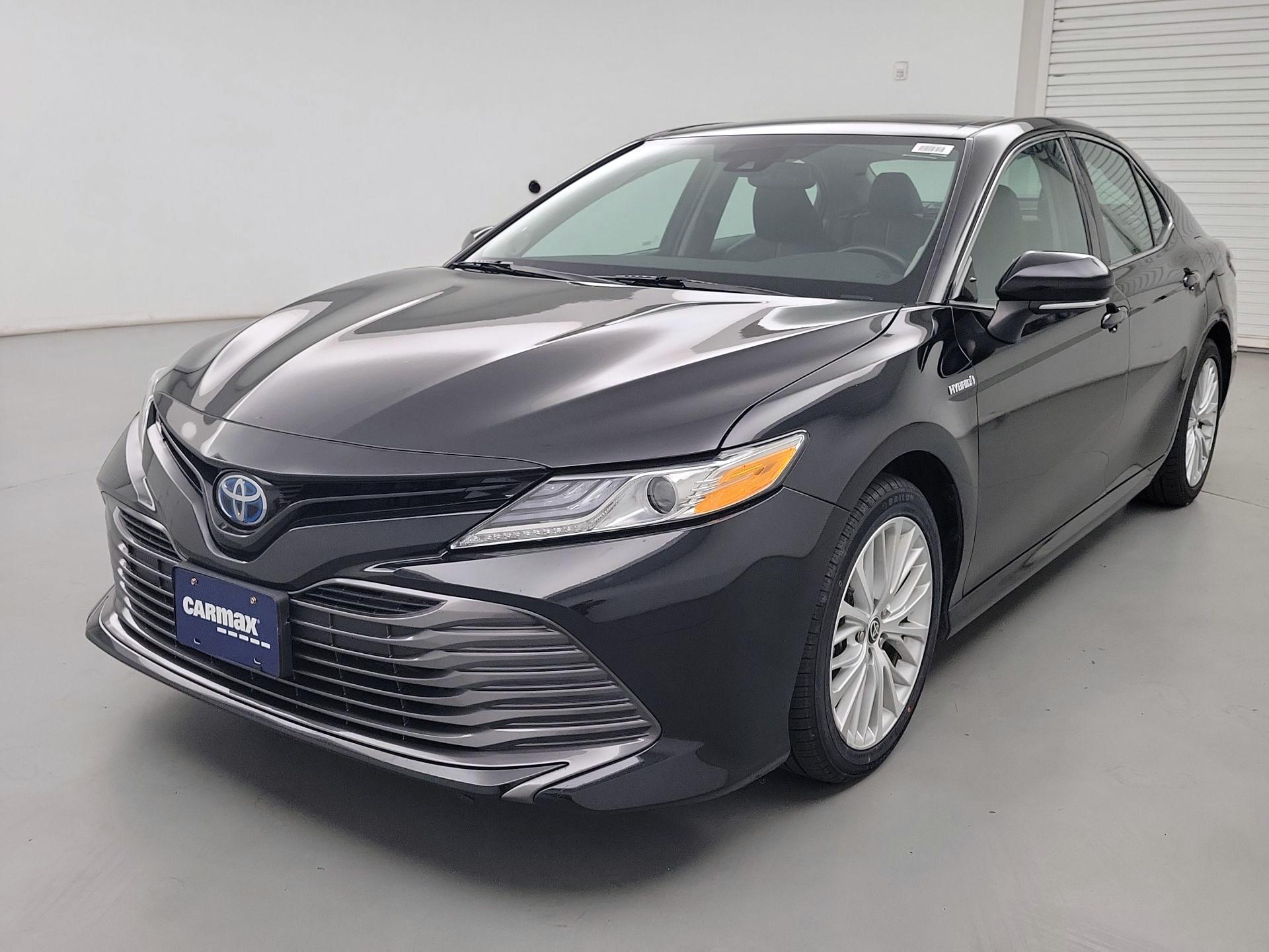 Thumbnail: 2020 Toyota Camry - 3