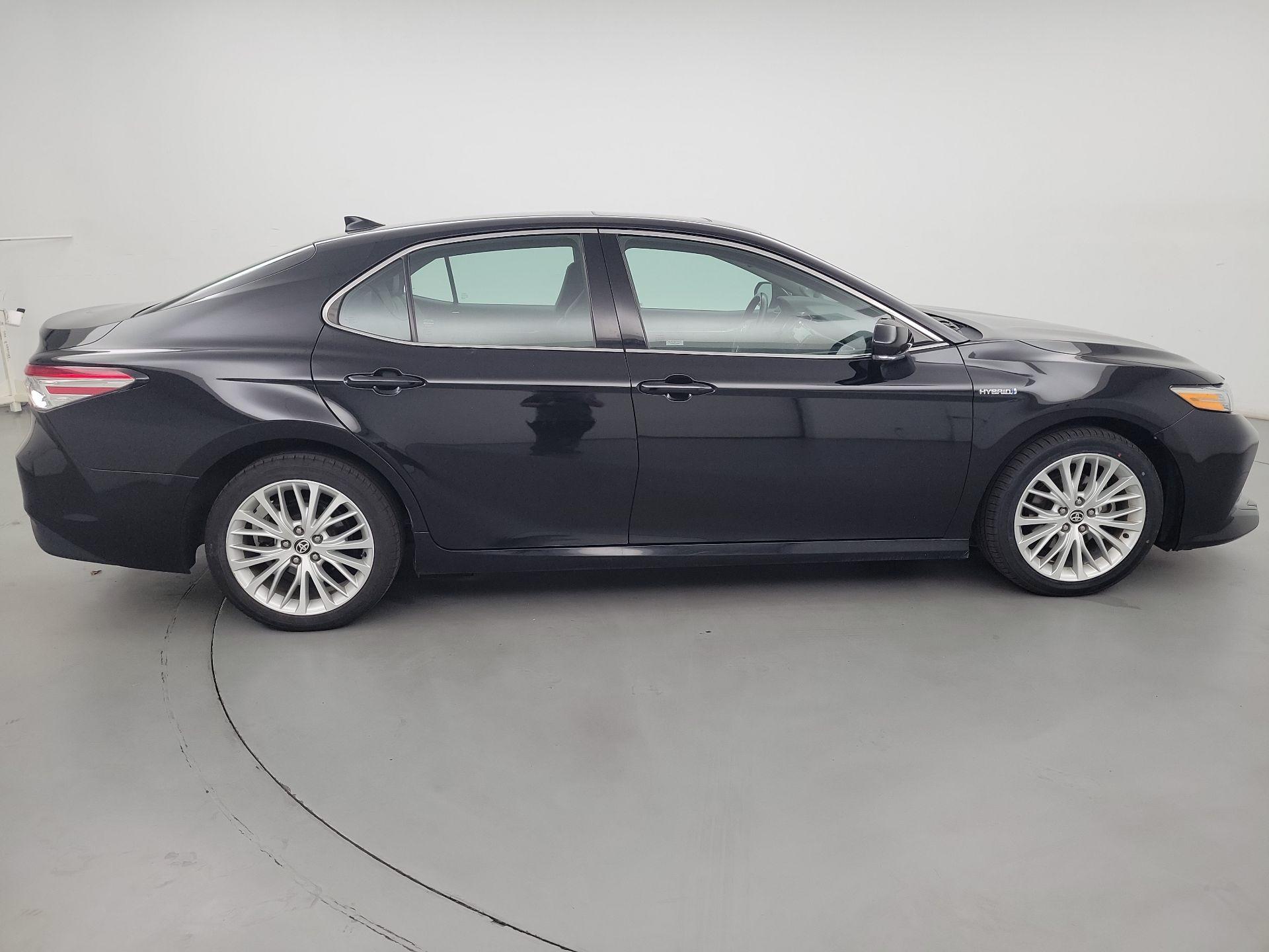 Thumbnail: 2020 Toyota Camry - 4