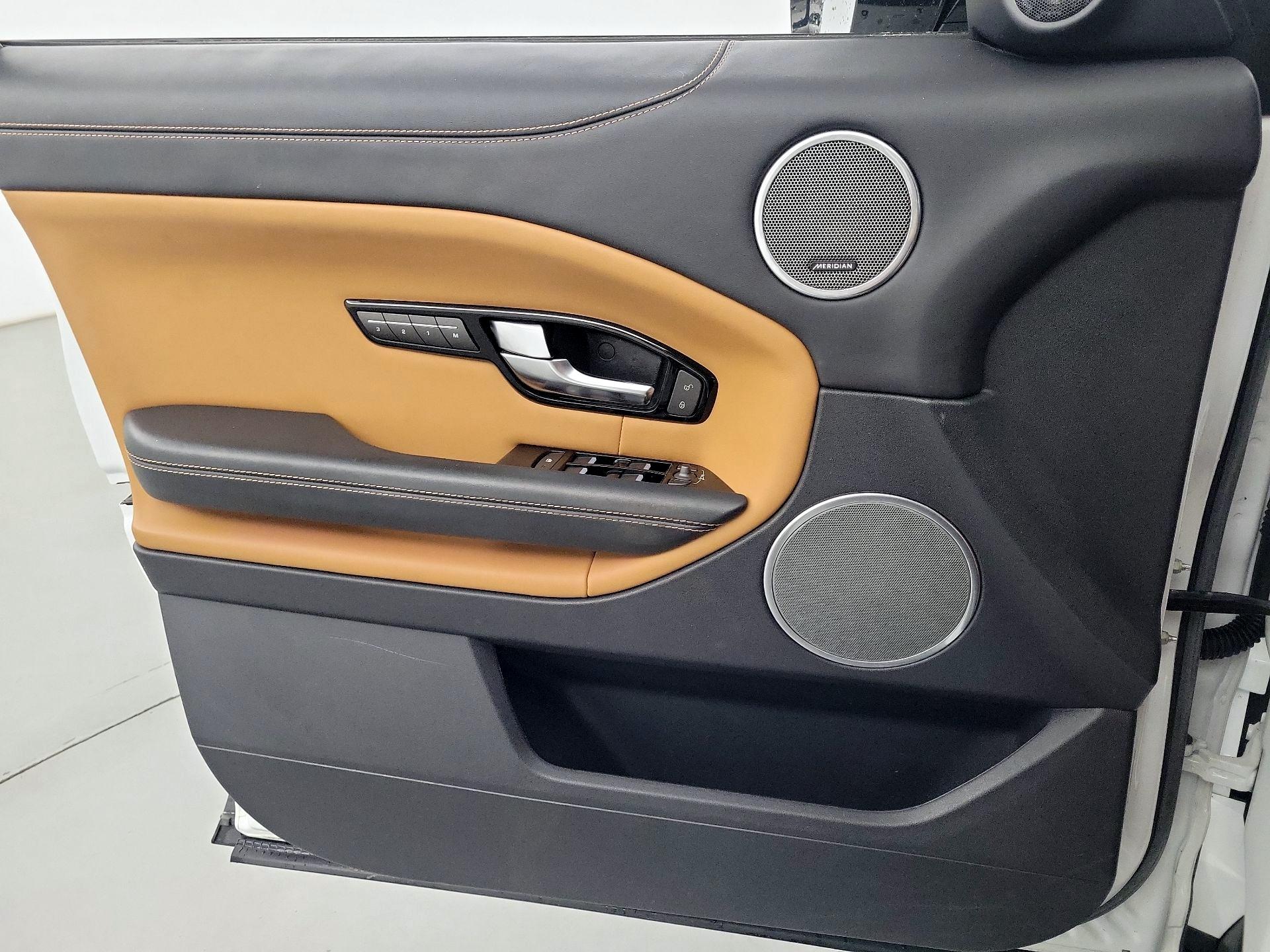 Thumbnail: 2016 Land Rover Range Rover Evoque - 12