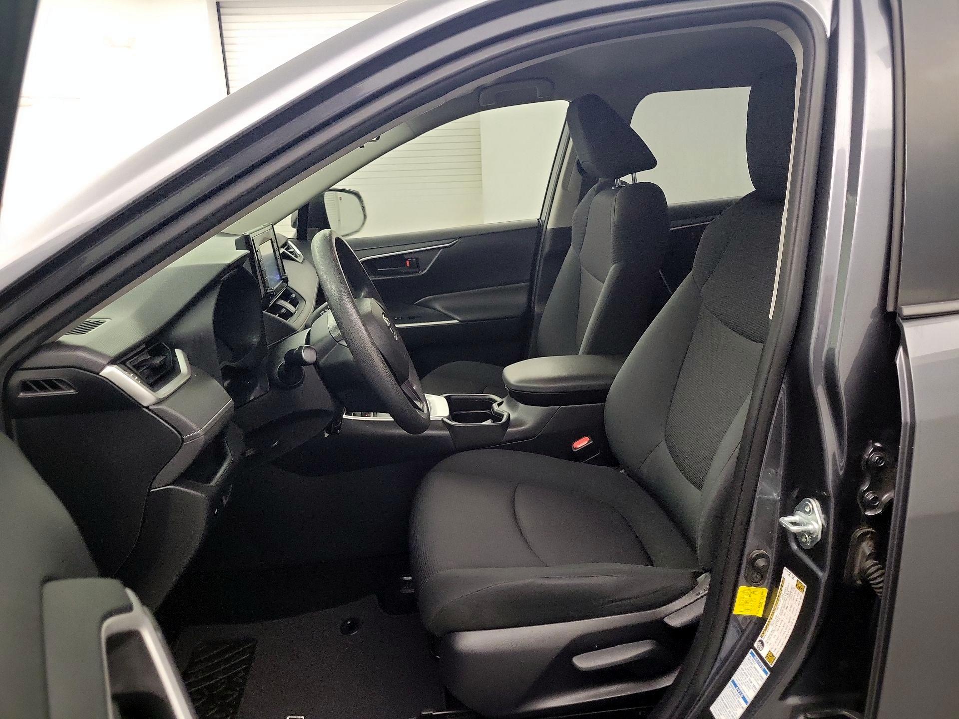 Thumbnail: 2019 Toyota RAV4 - 9