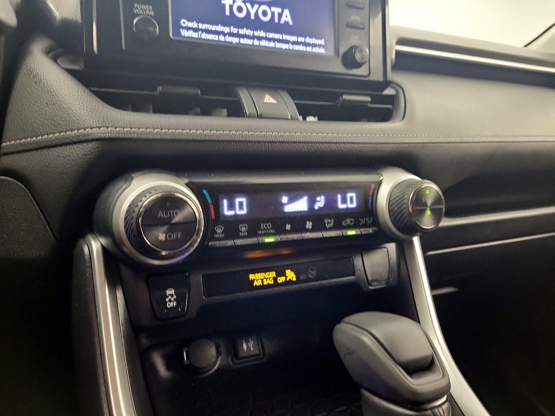 Thumbnail: 2019 Toyota RAV4 - 14