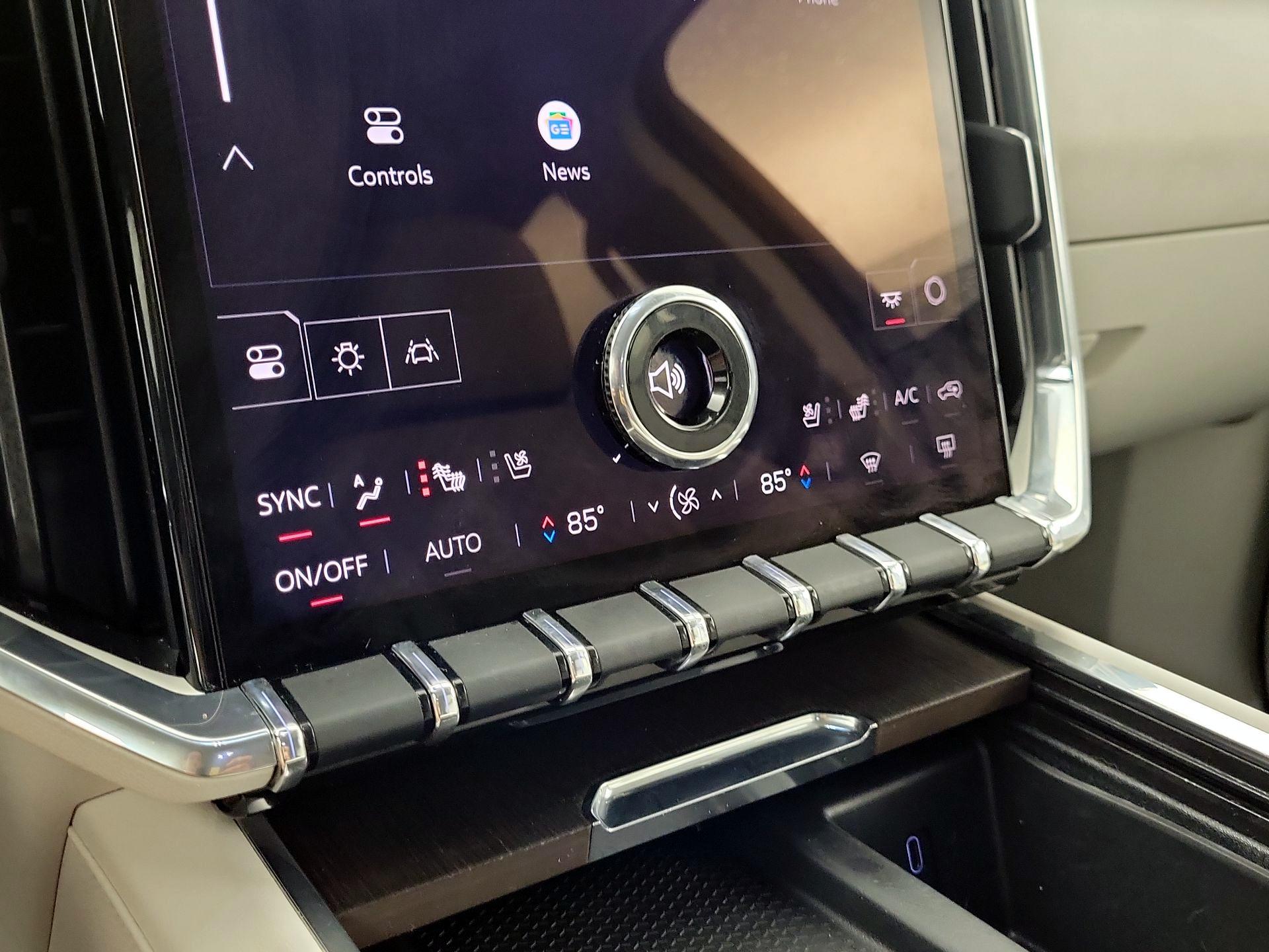Thumbnail: 2024 GMC Acadia - 16