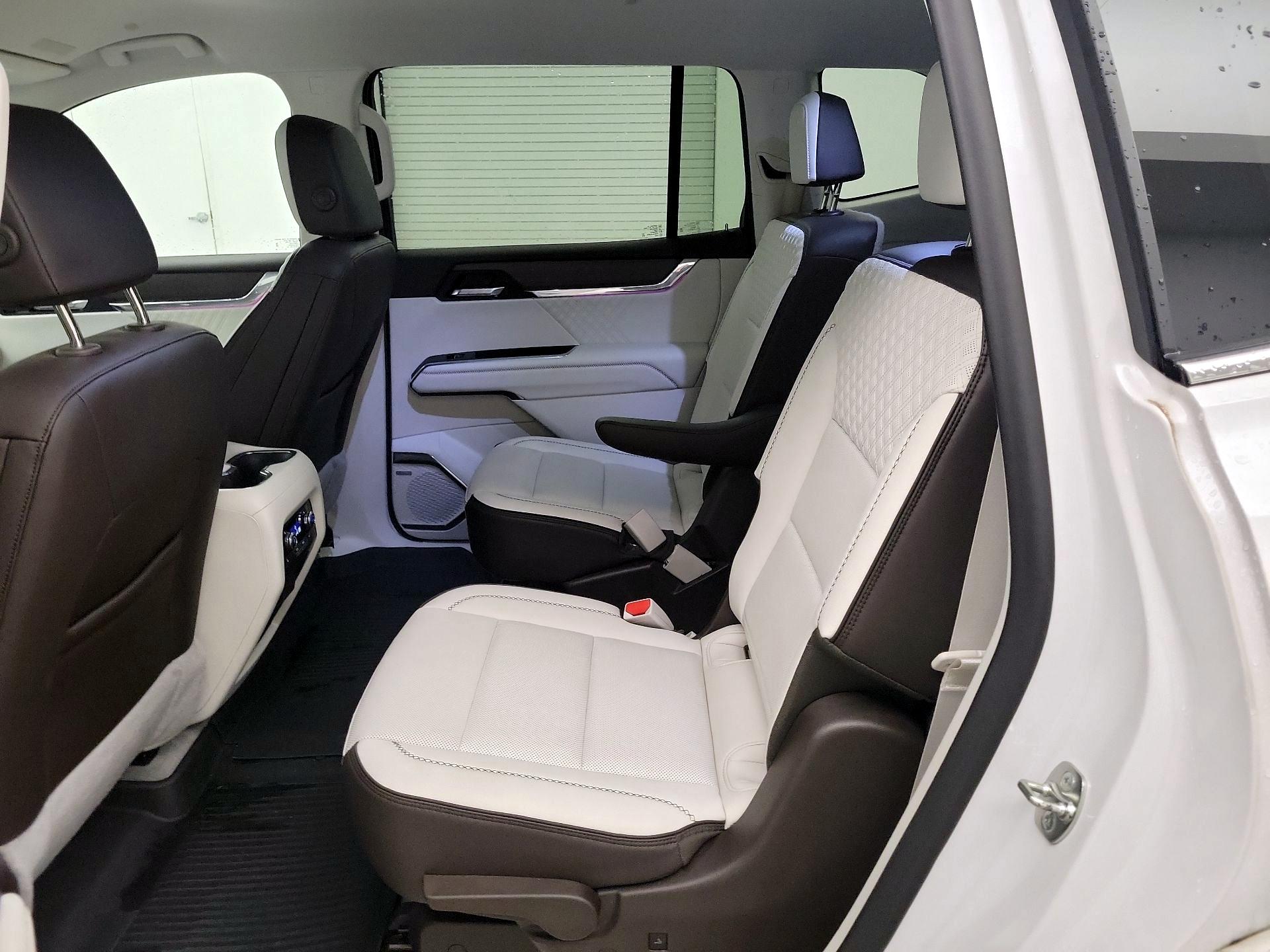 Thumbnail: 2024 GMC Acadia - 19