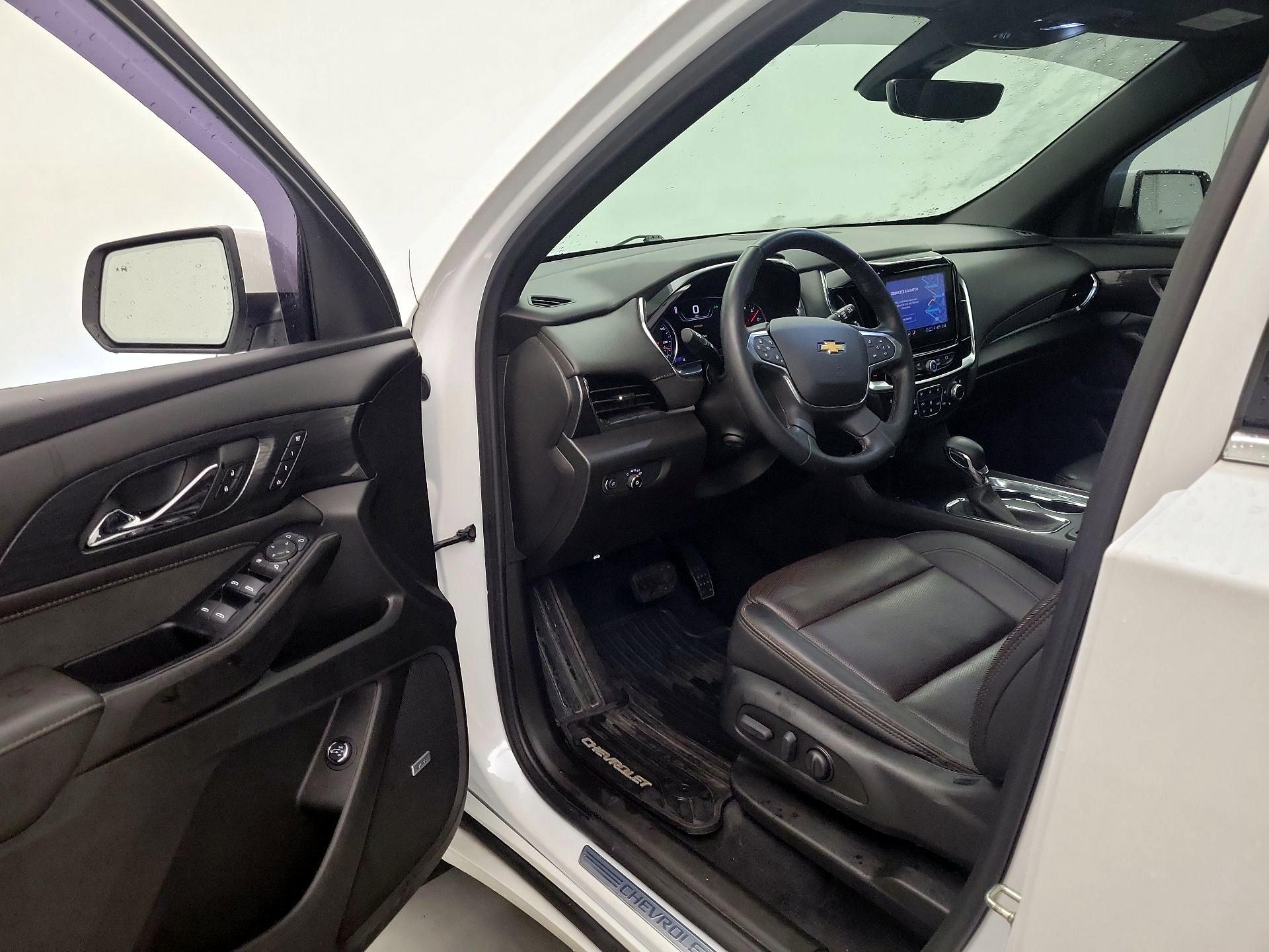 Thumbnail: 2023 Chevrolet Traverse - 11