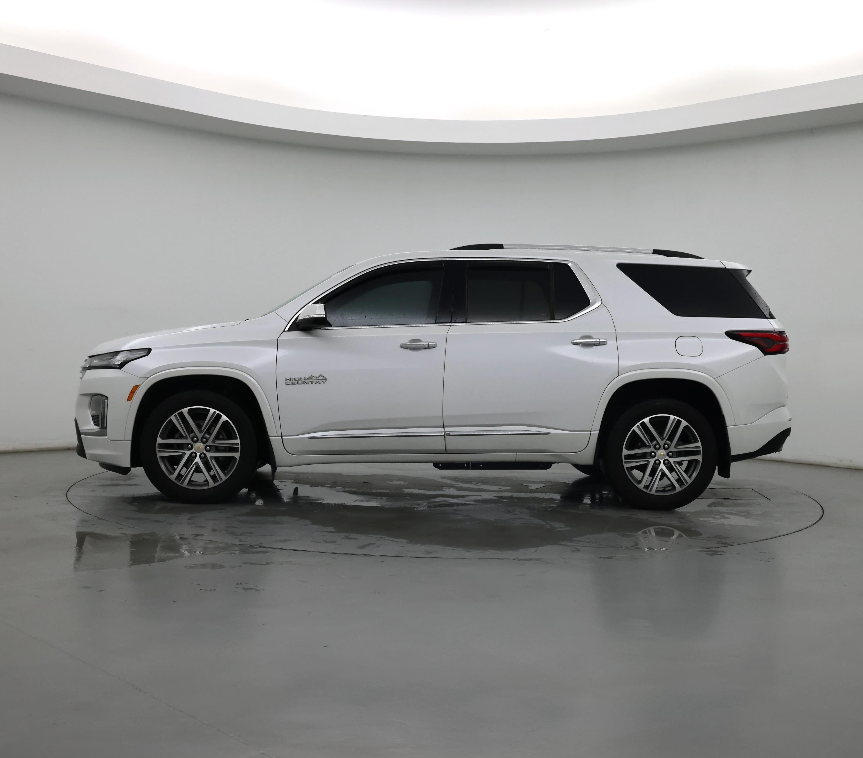 Thumbnail: 2023 Chevrolet Traverse - 3