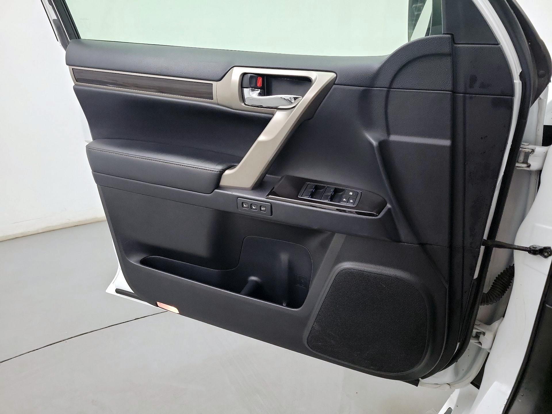 Thumbnail: 2014 Lexus GX - 12