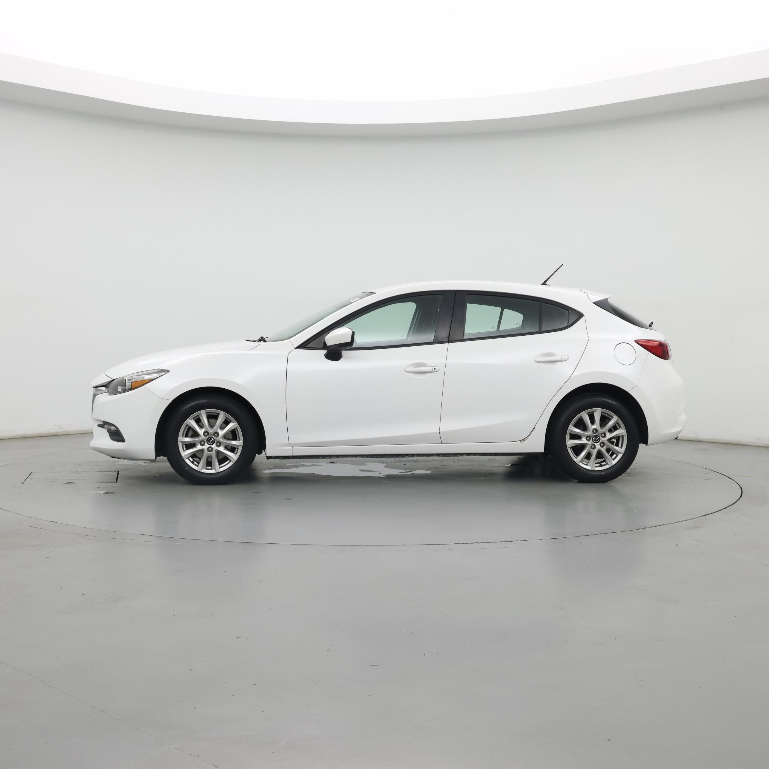 Thumbnail: 2018 Mazda Mazda3 - 3