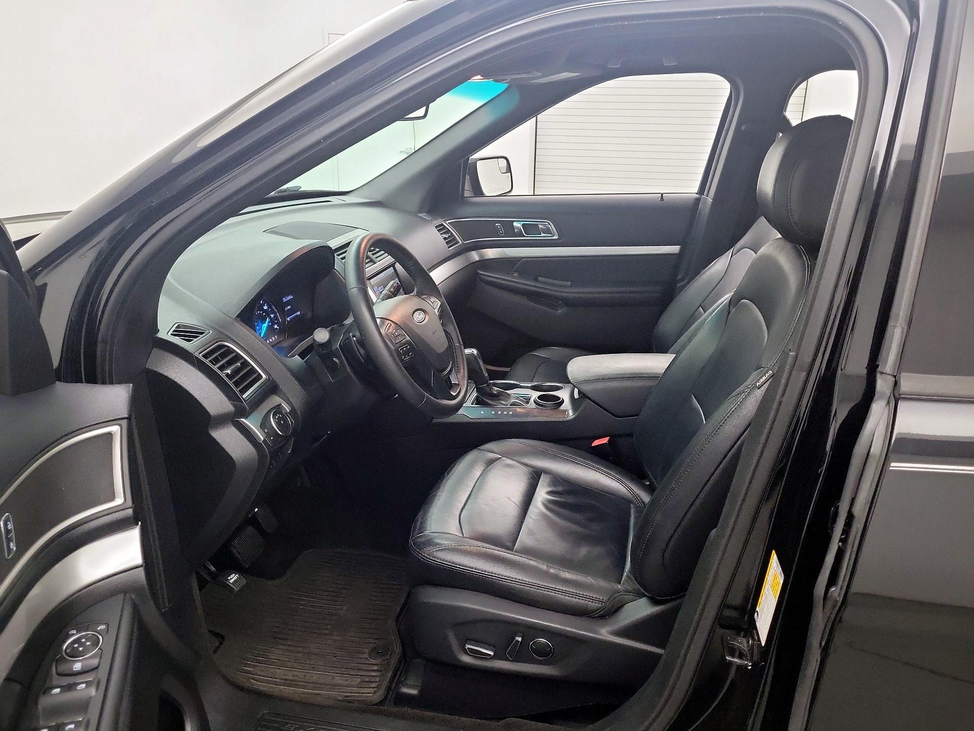 Thumbnail: 2016 Ford Explorer - 11