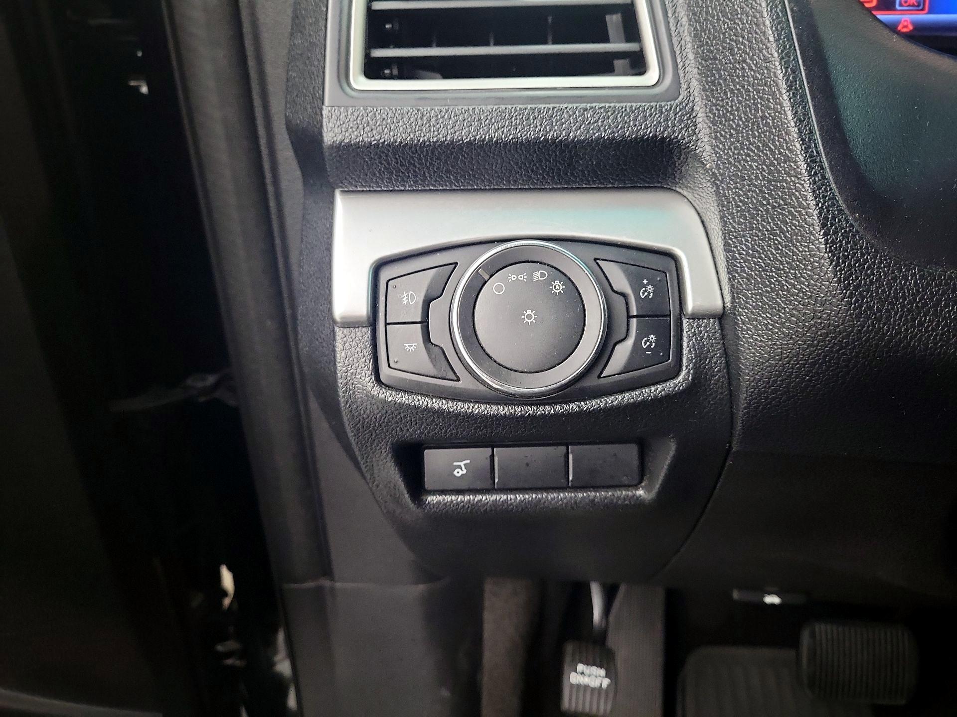 Thumbnail: 2016 Ford Explorer - 13