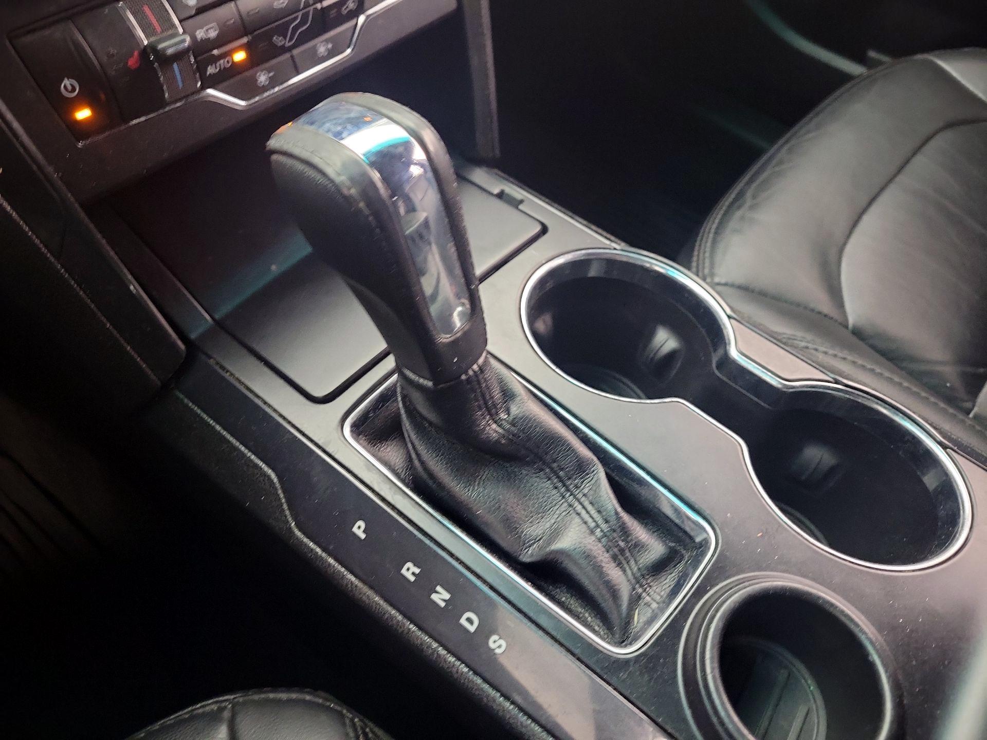 Thumbnail: 2016 Ford Explorer - 17