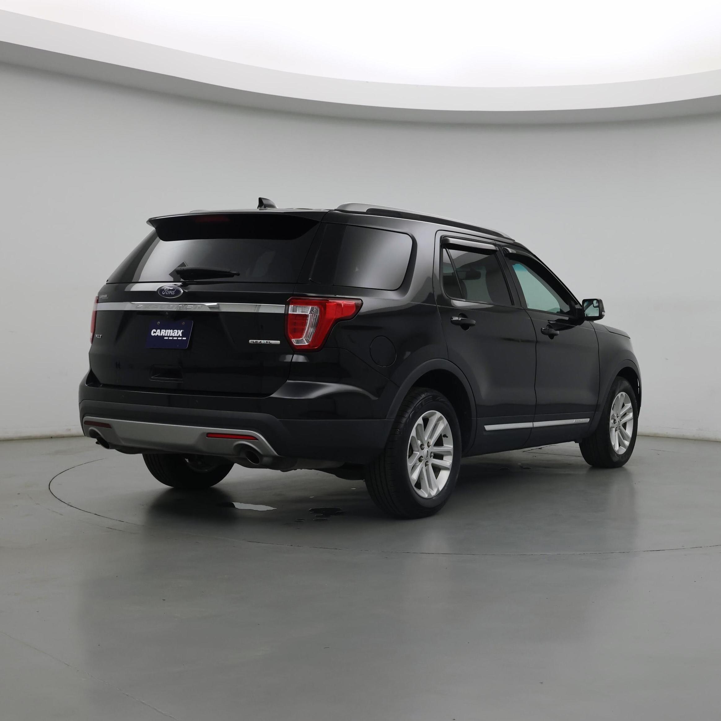 Thumbnail: 2016 Ford Explorer - 8