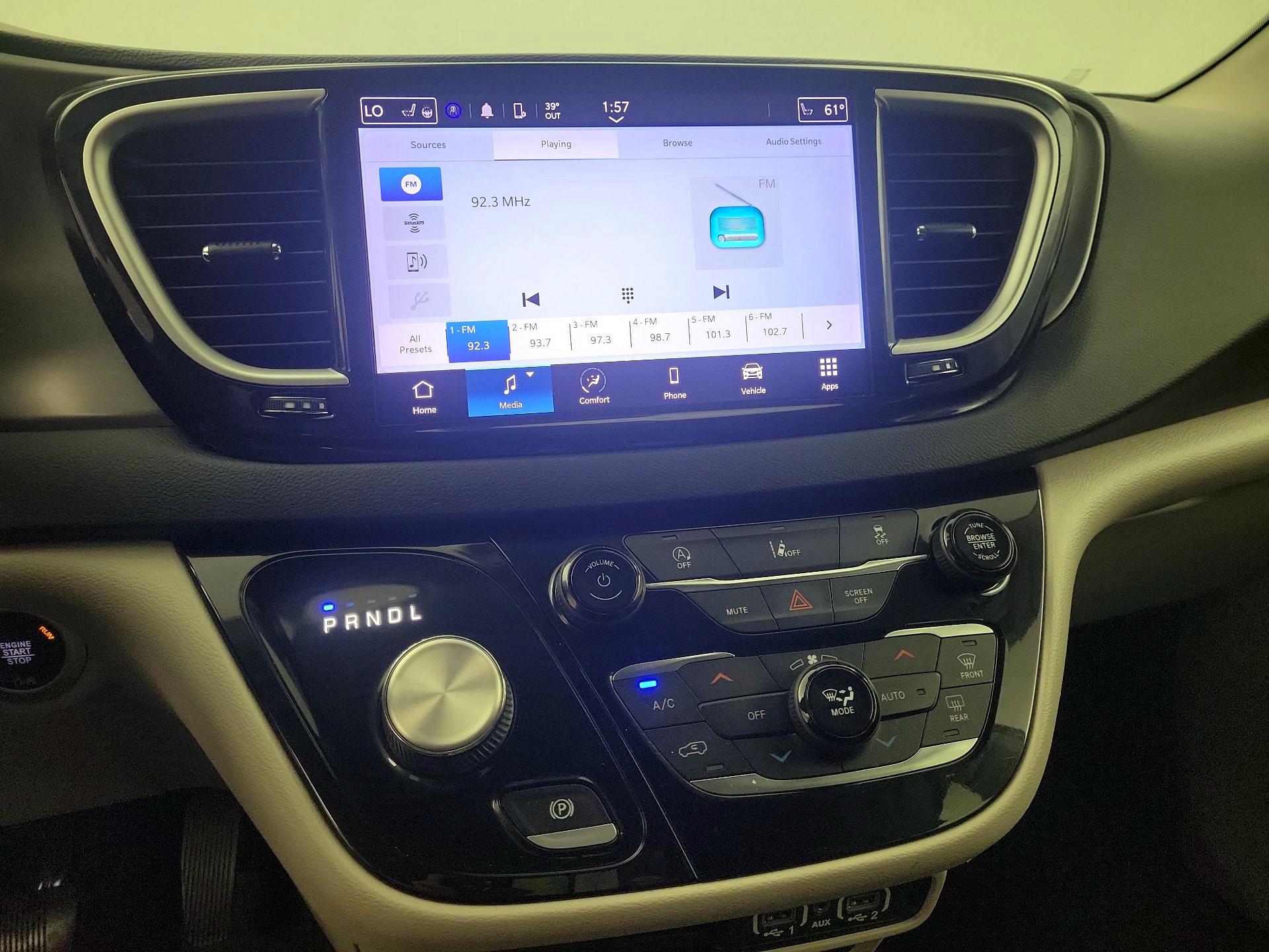 Thumbnail: 2022 Chrysler Pacifica - 14