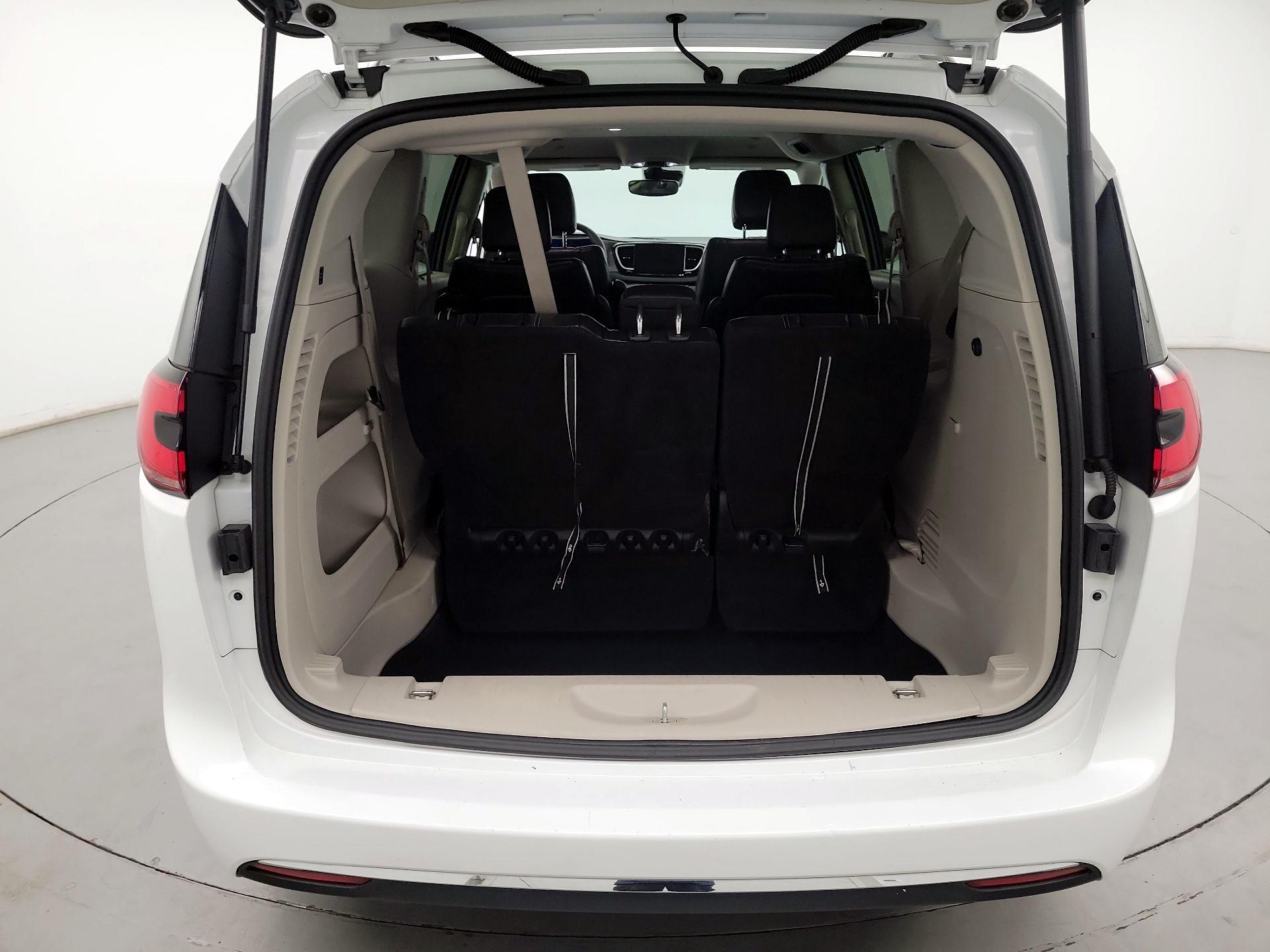 Thumbnail: 2022 Chrysler Pacifica - 20