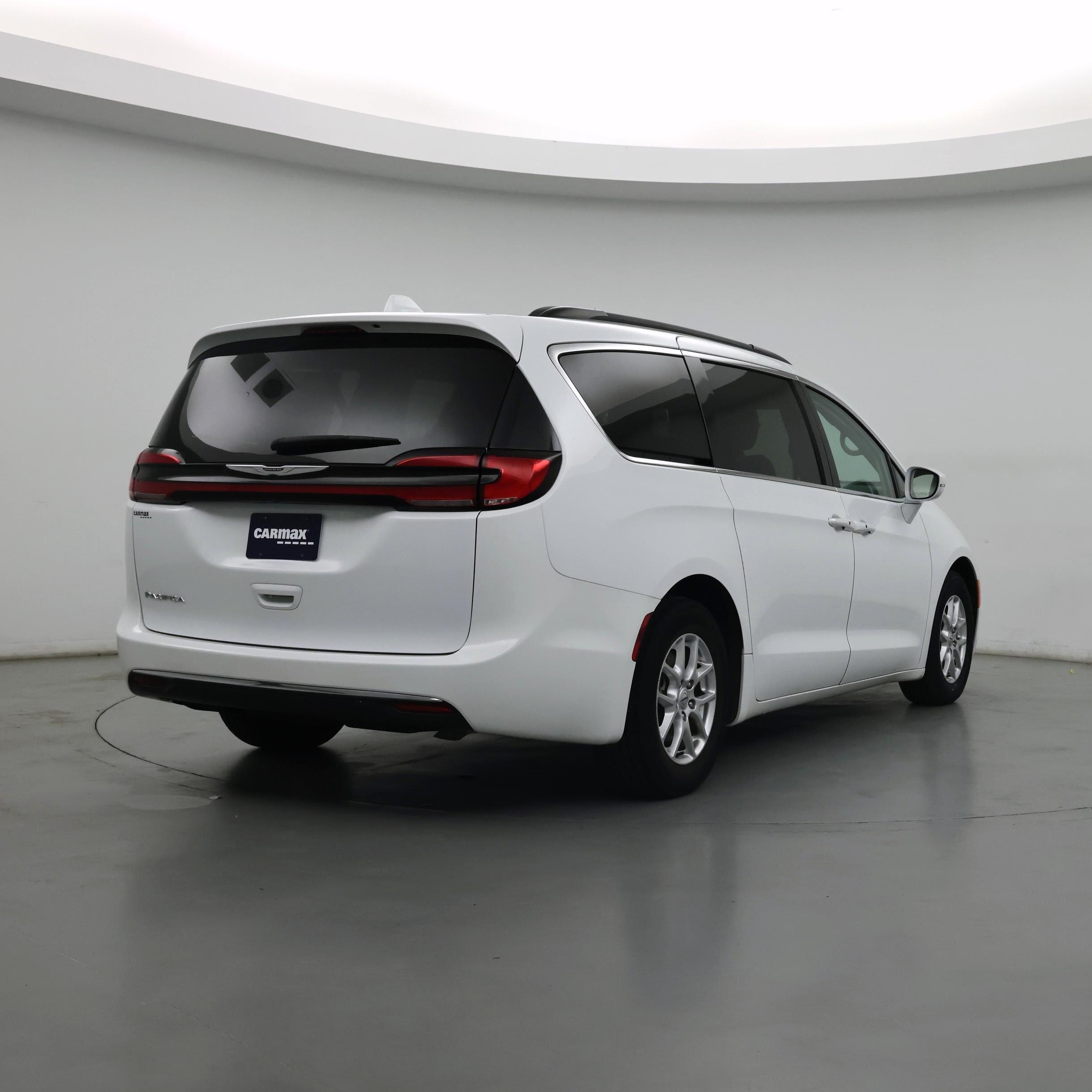 Thumbnail: 2022 Chrysler Pacifica - 8
