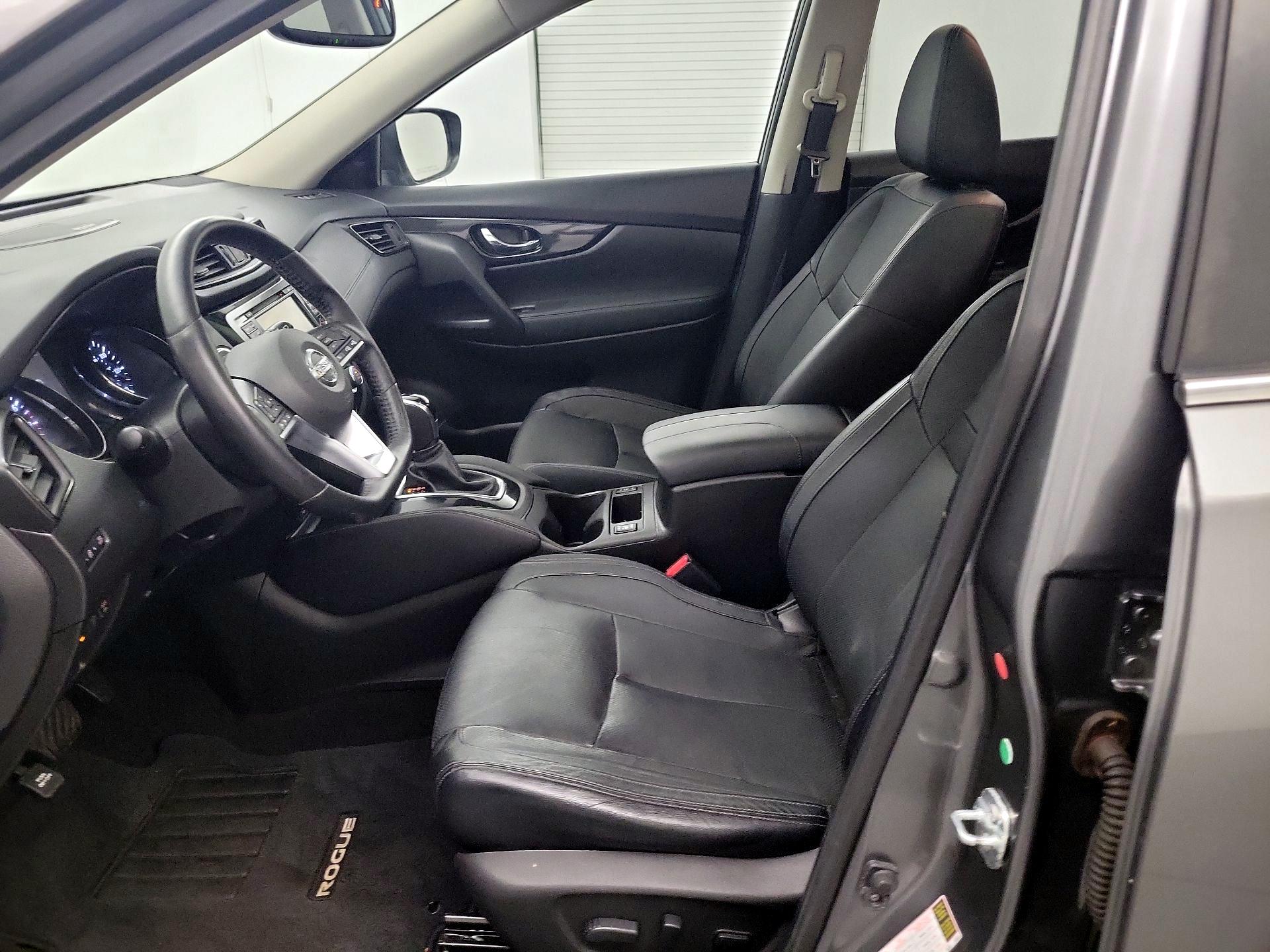 Thumbnail: 2017 Nissan Rogue - 11