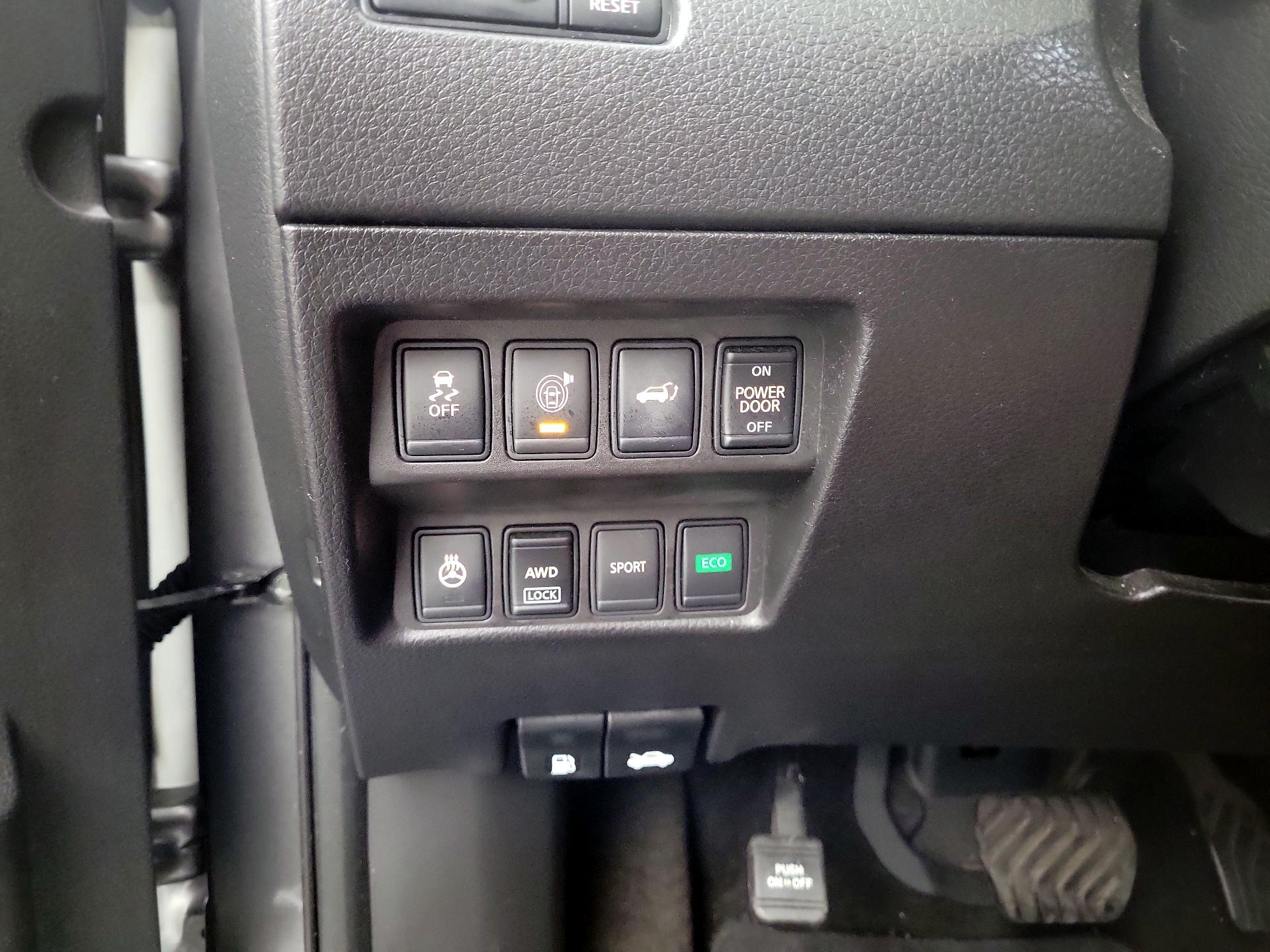 Thumbnail: 2017 Nissan Rogue - 13